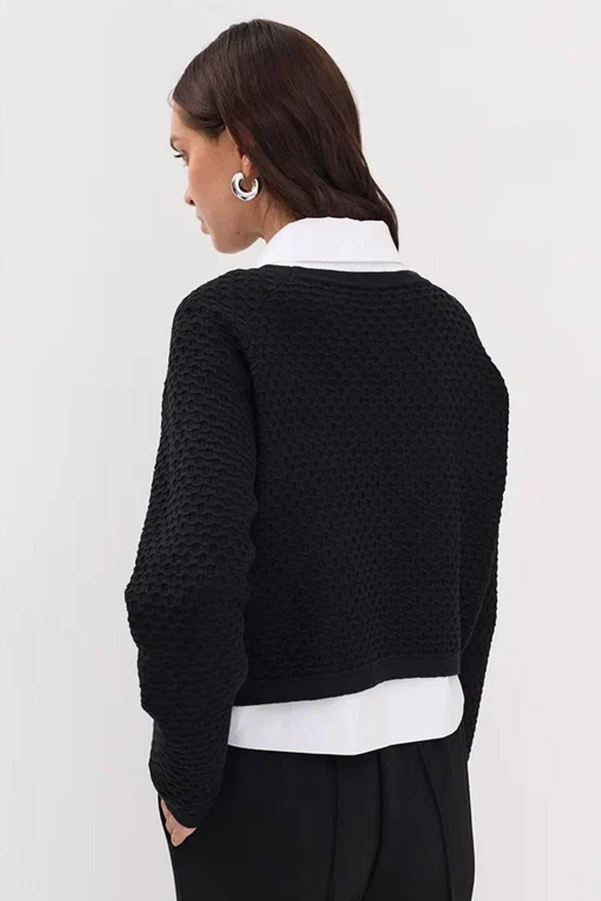 Трикотажный джемпер с волнообразной вязкой, 48р