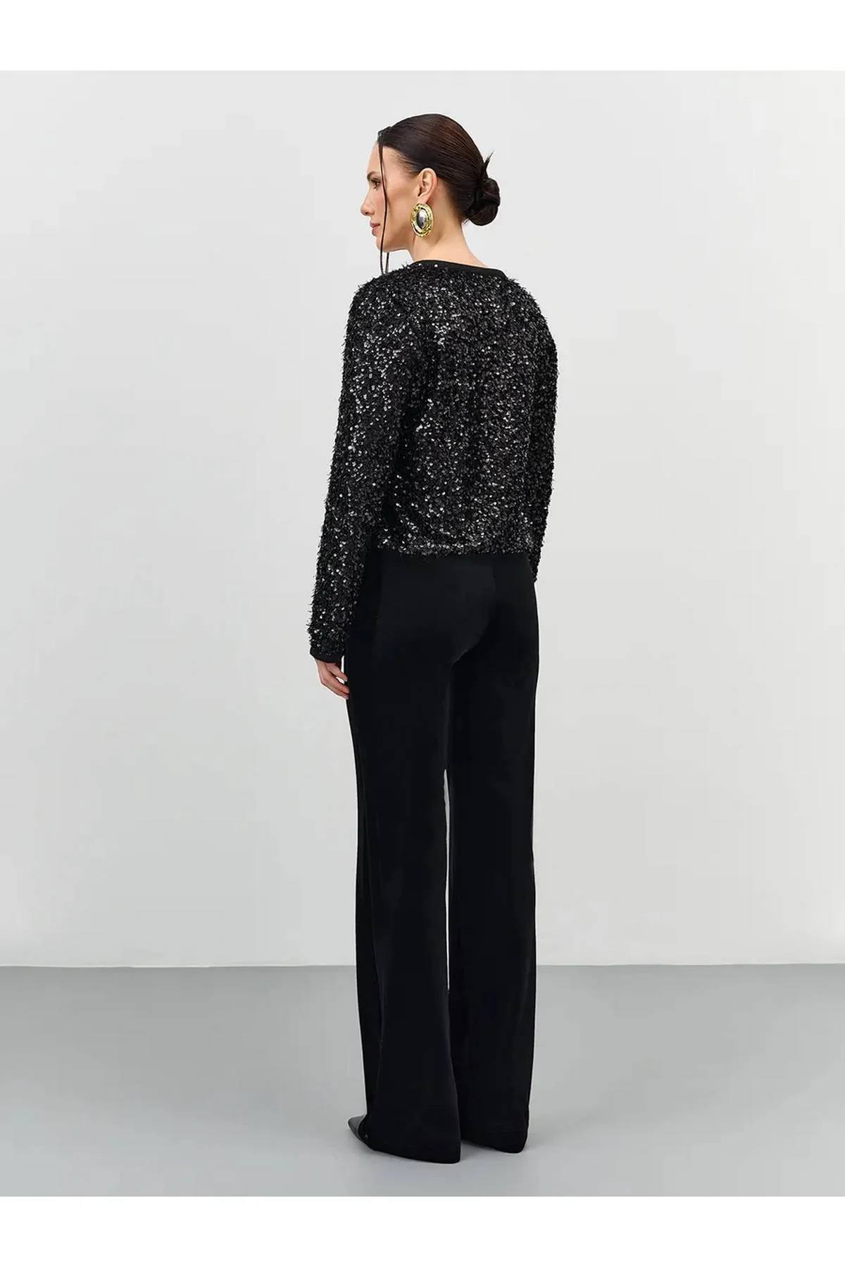 Платье с искрящимися пайетками, 46