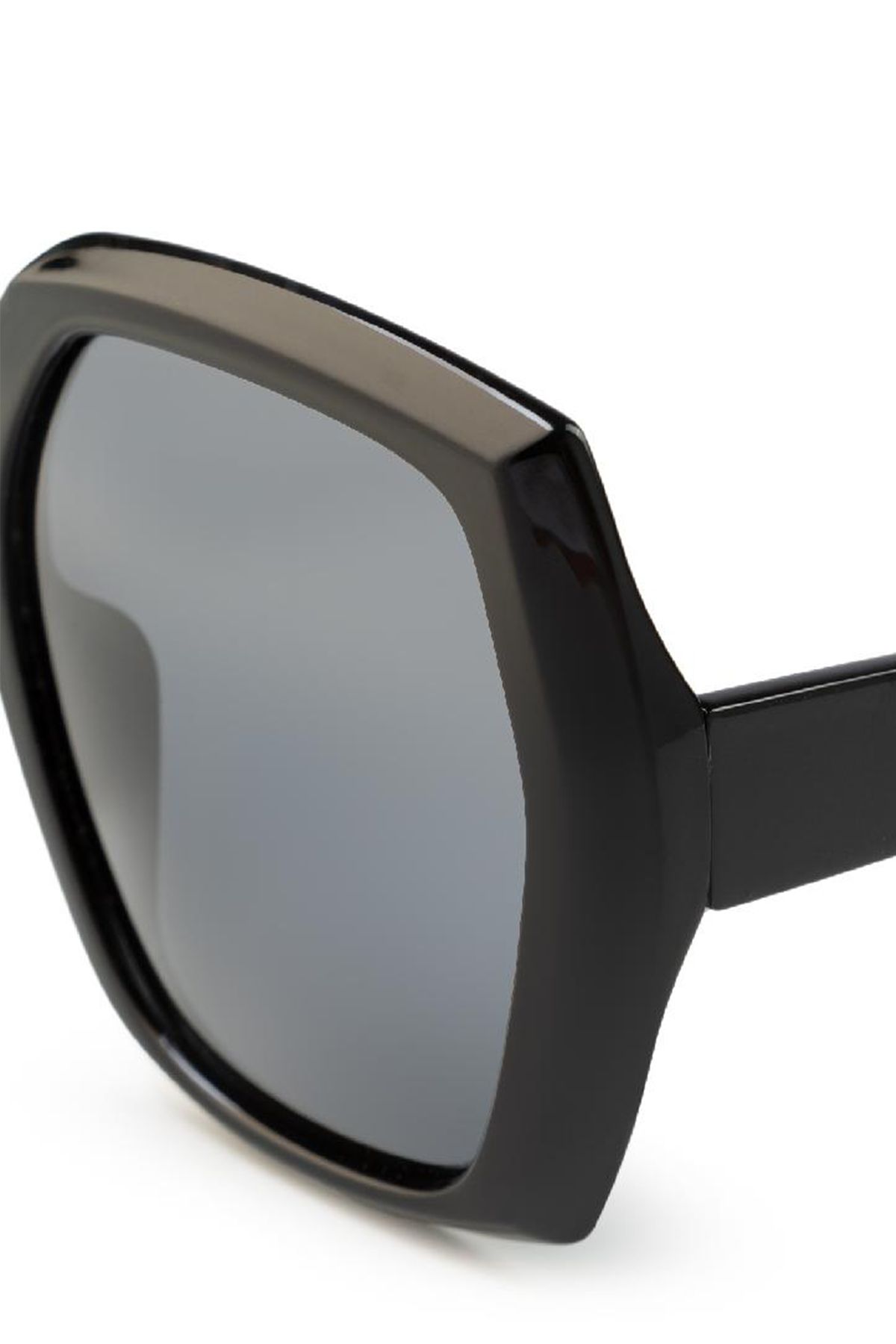 Стильные солнцезащитные очки с полимерными линзами в черном цвете, One size