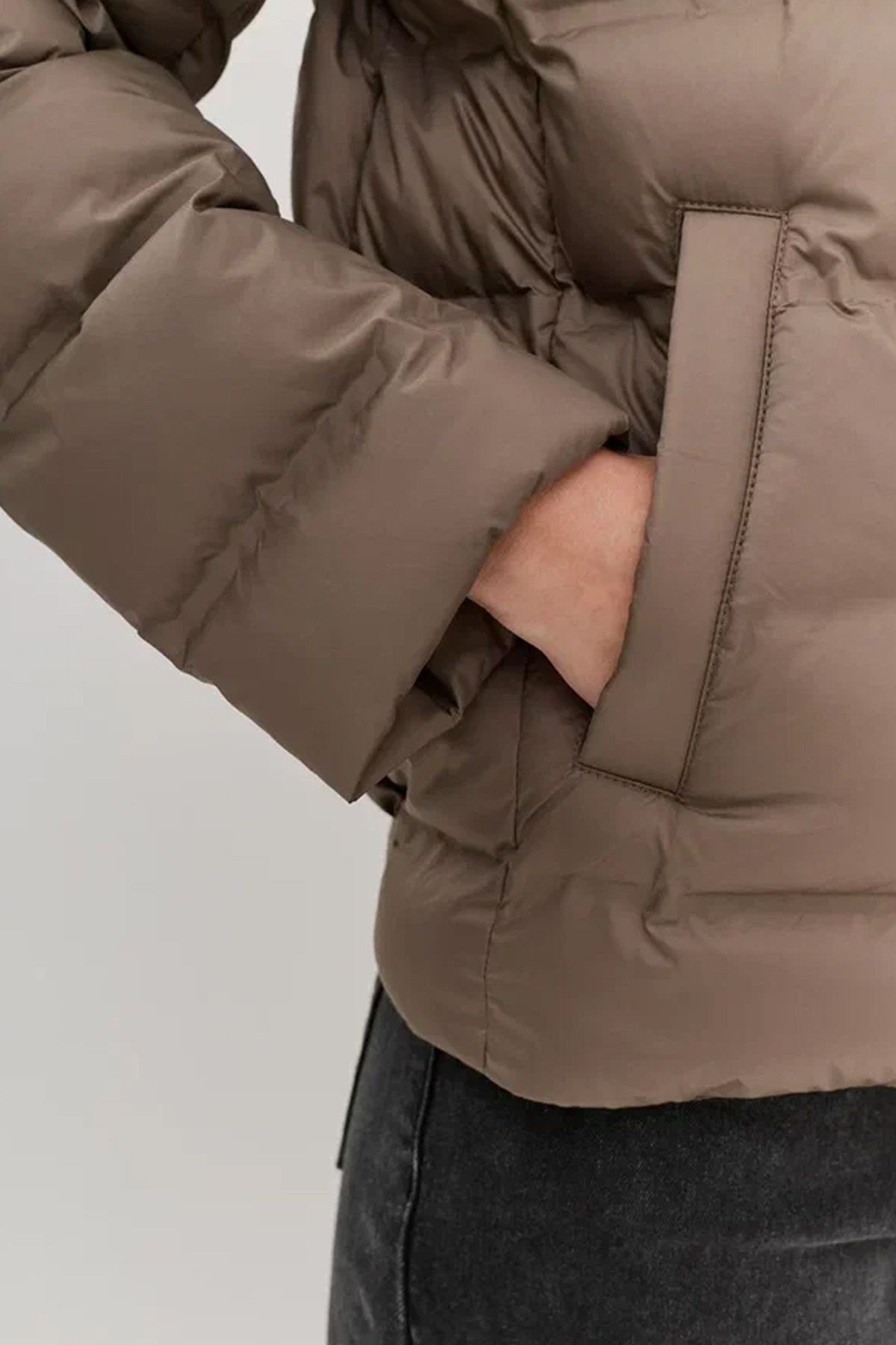 Куртка с контрастной подкладкой в бежево-сером цвете, 52р