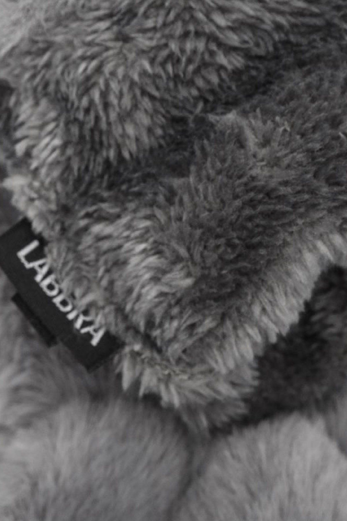 Пушистые рукавицы из искусственного меха в сером цвете, M