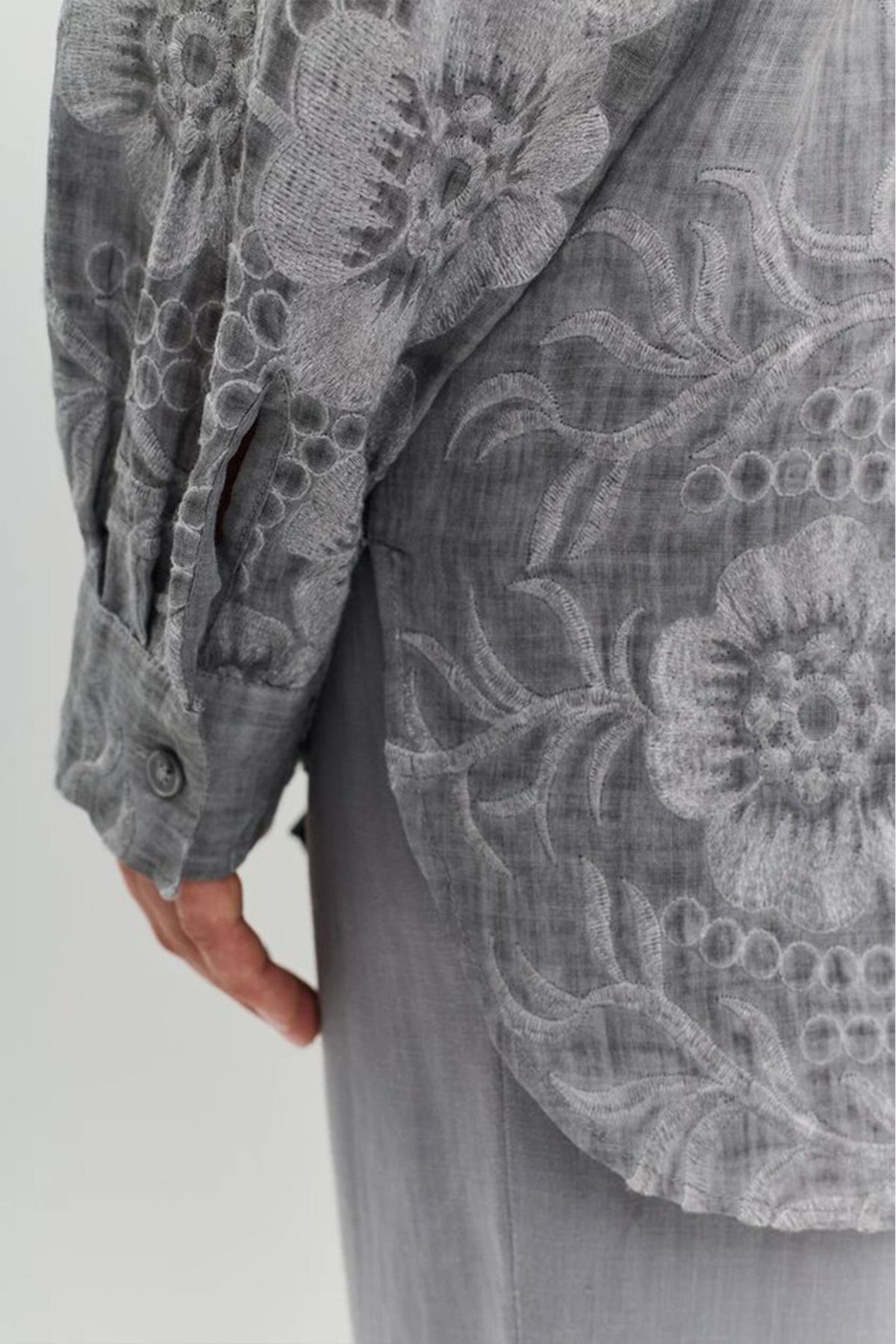 Блузка с флоральной вышивкой, 42р