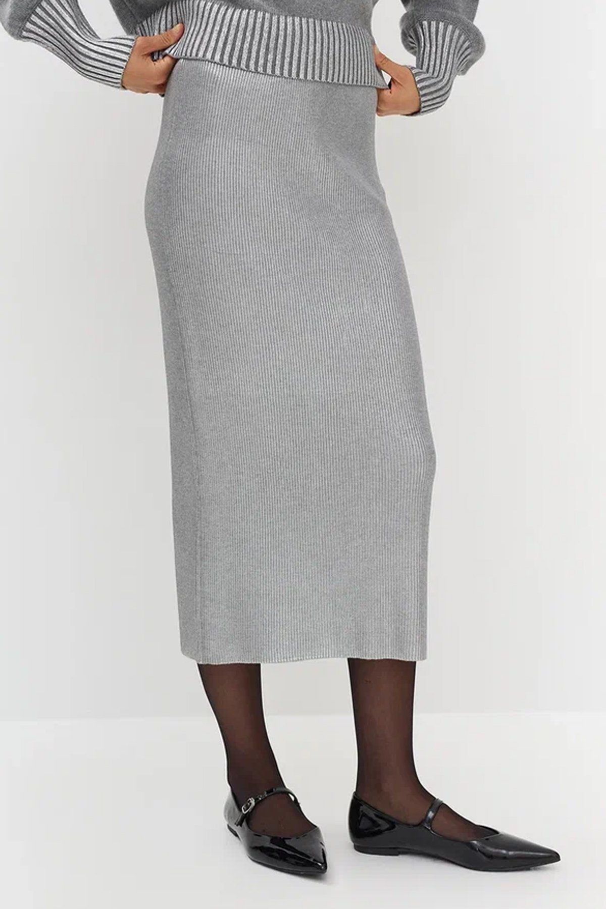 Трикотажная юбка с эффектом жидкого металла, 50р