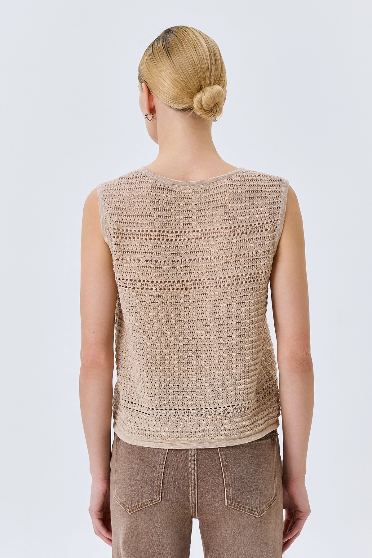 Ажурный бежевый топ с люрексом, 50