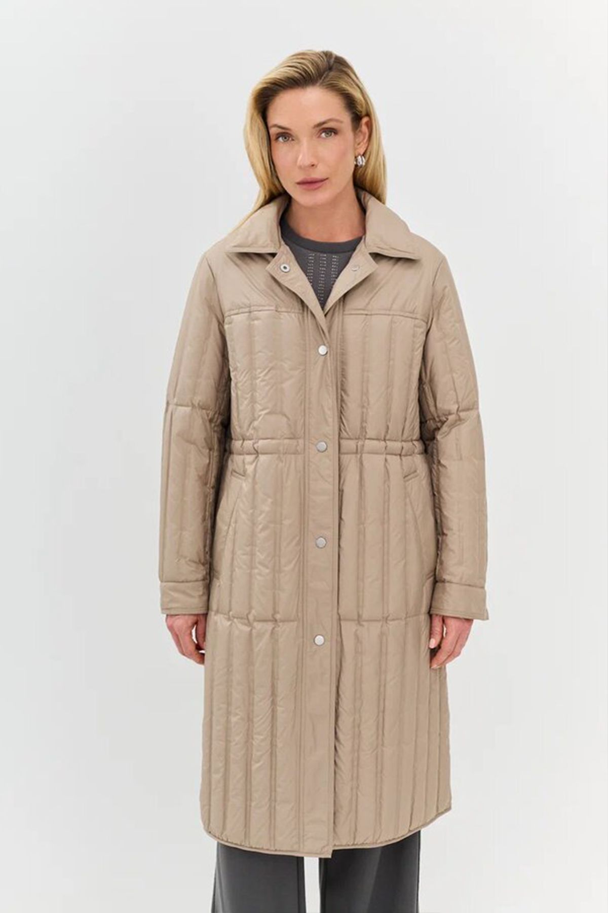 Пуховое пальто с вертикальной стежкой, 42р