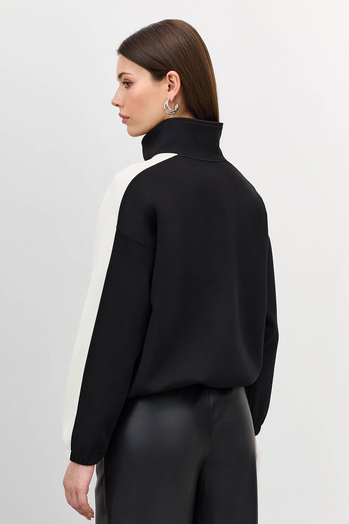 Лимитированная серия джемпер с синим палантином, 40