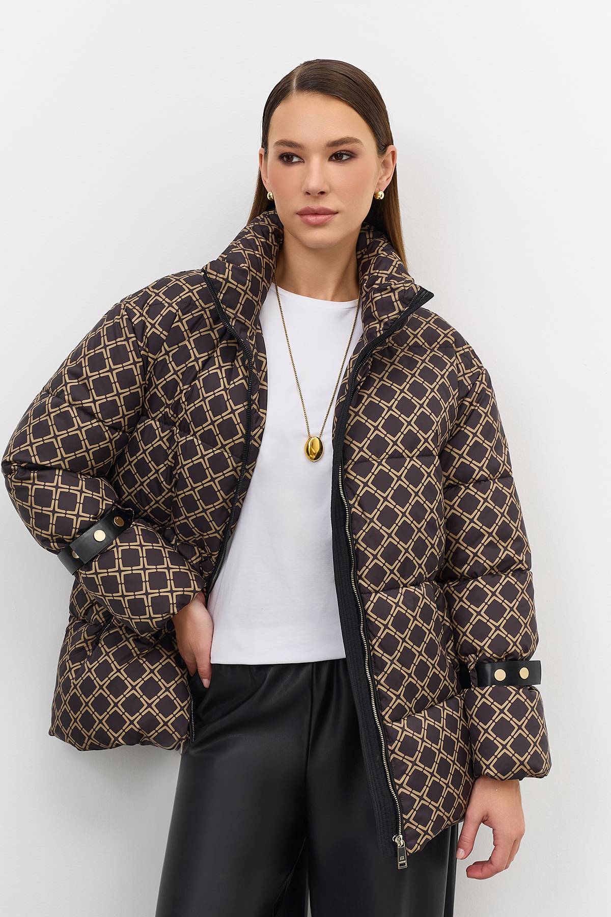 Лимитированная серия куртка с геометрическим принтом и палантин, 52