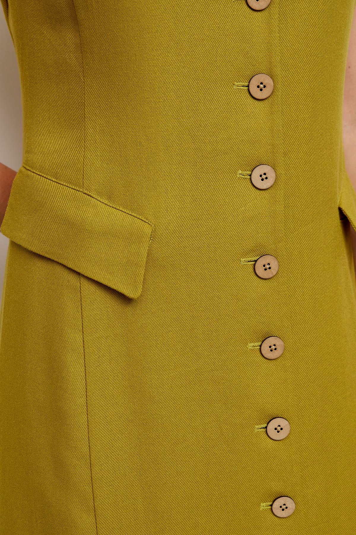 Платье со шлицей на спинке, 52р