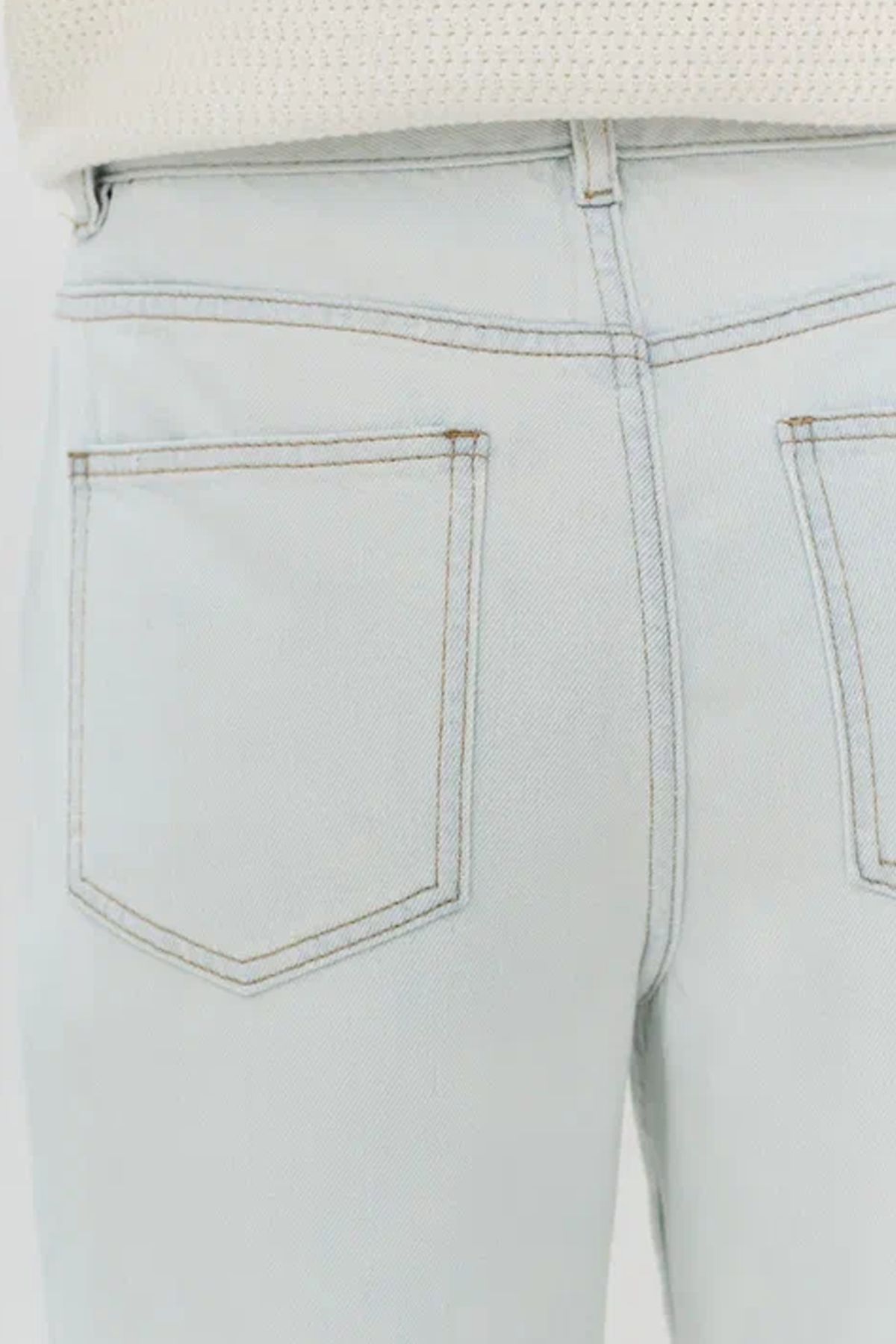 Светлые джинсы с высокой посадкой, 42р