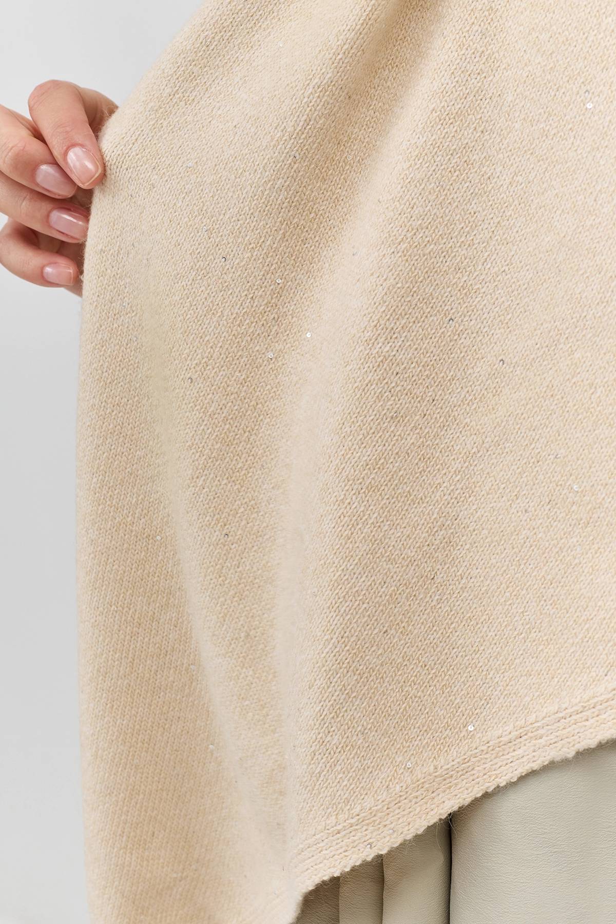 Светлая вязаная косынка с ангорой, One