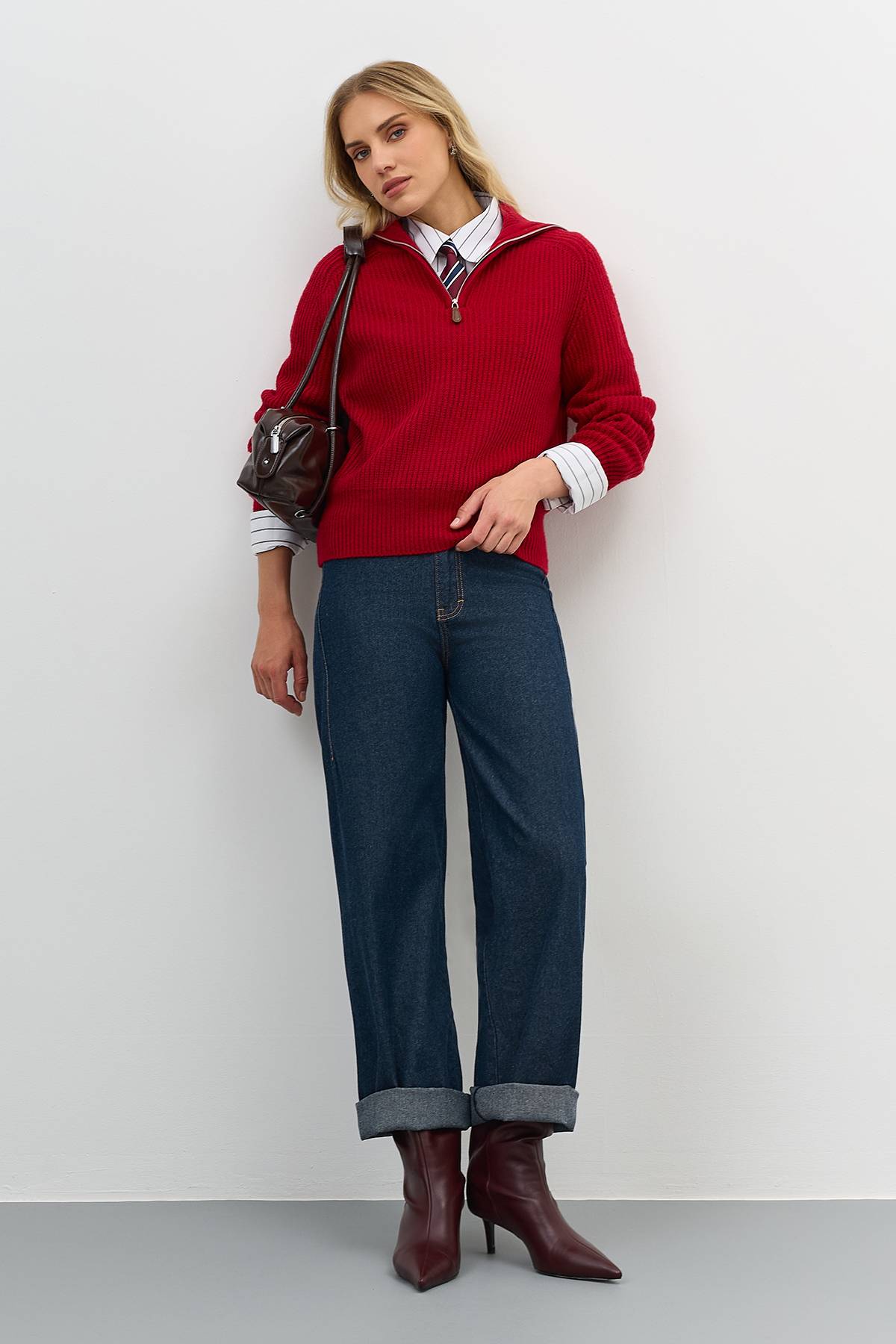 Лимитированная серия красный свитер с отложным воротником на молнии и ремень, 42