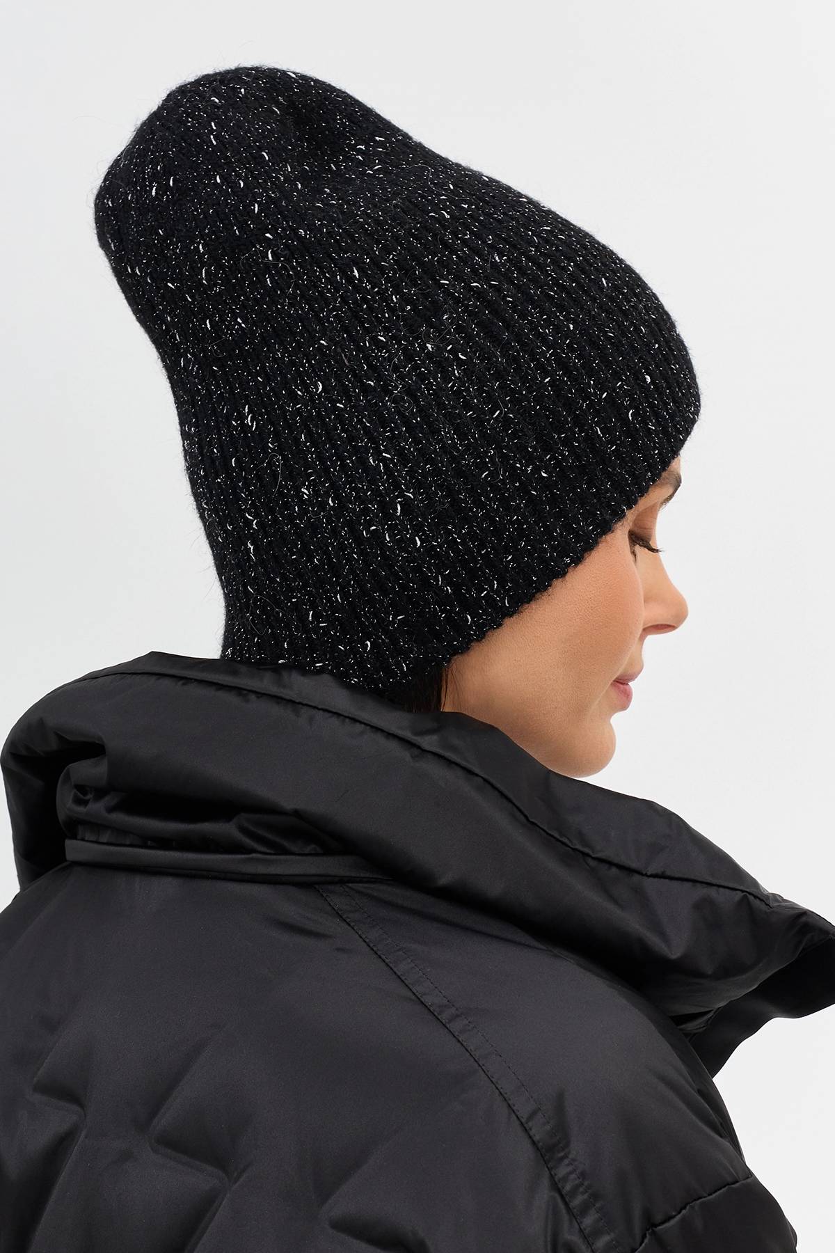 Шапка в мелкий рубчик с люрексом, One