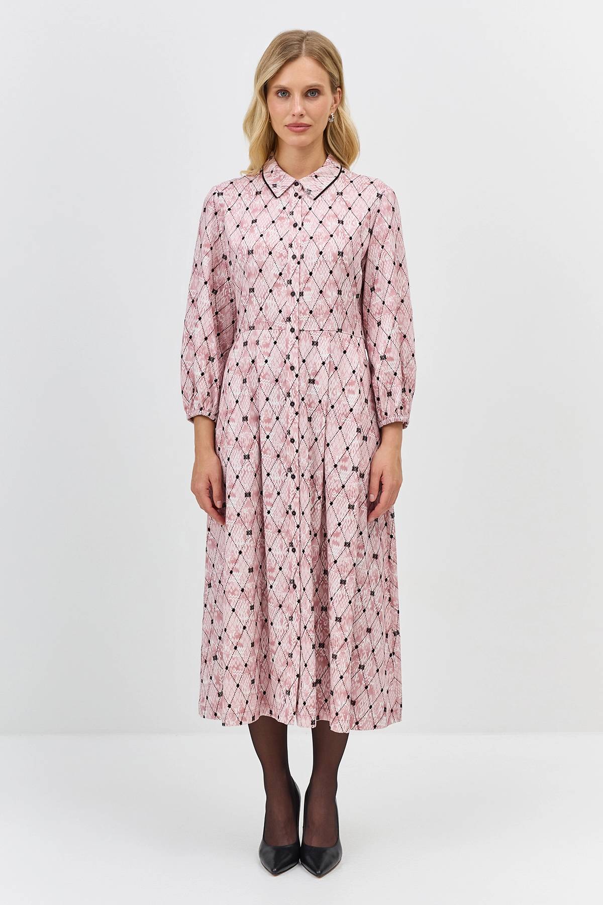 Платье-рубашка с брендированным принтом, 44