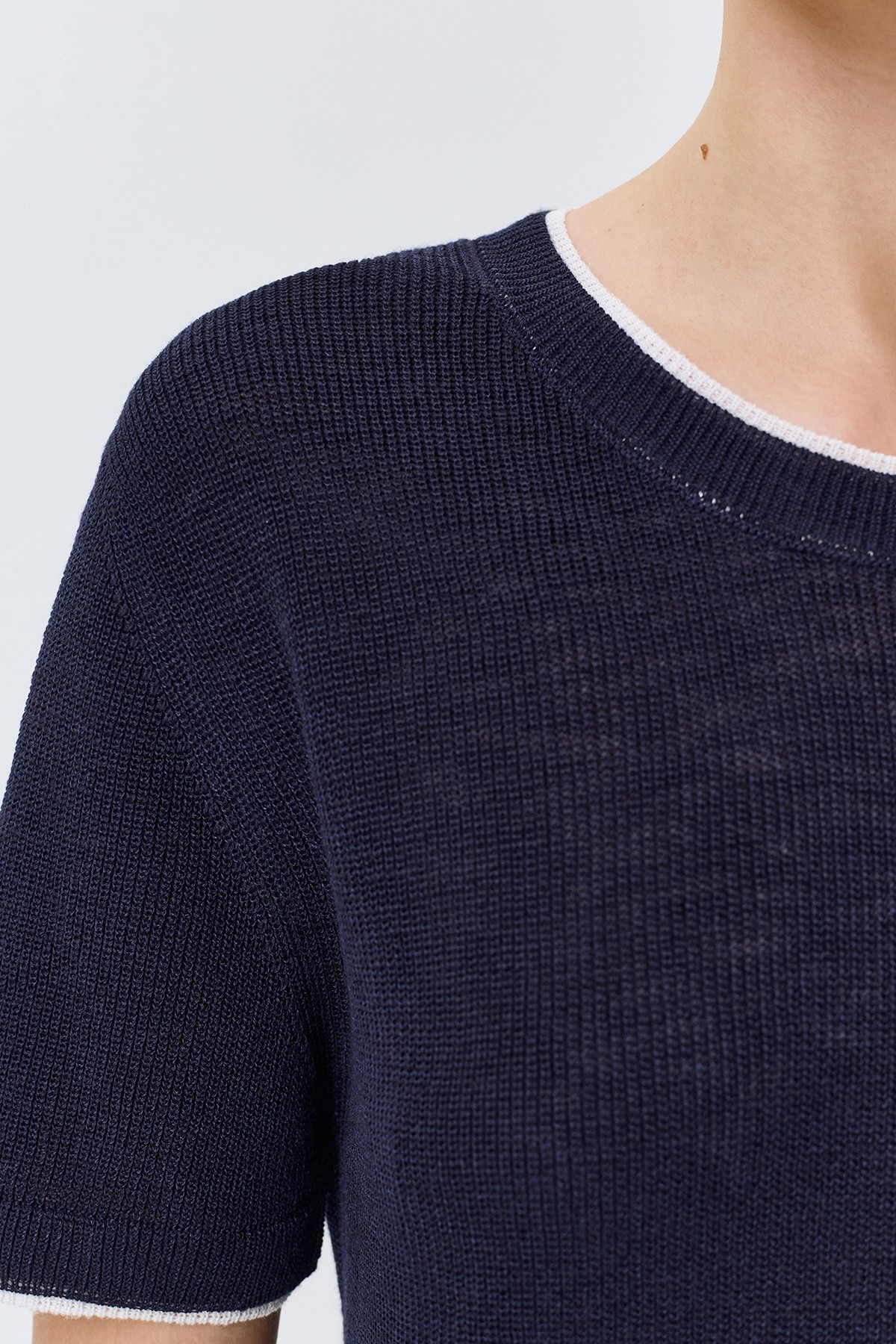 Вязаный джемпер из вискозы прямого силуэта, 46