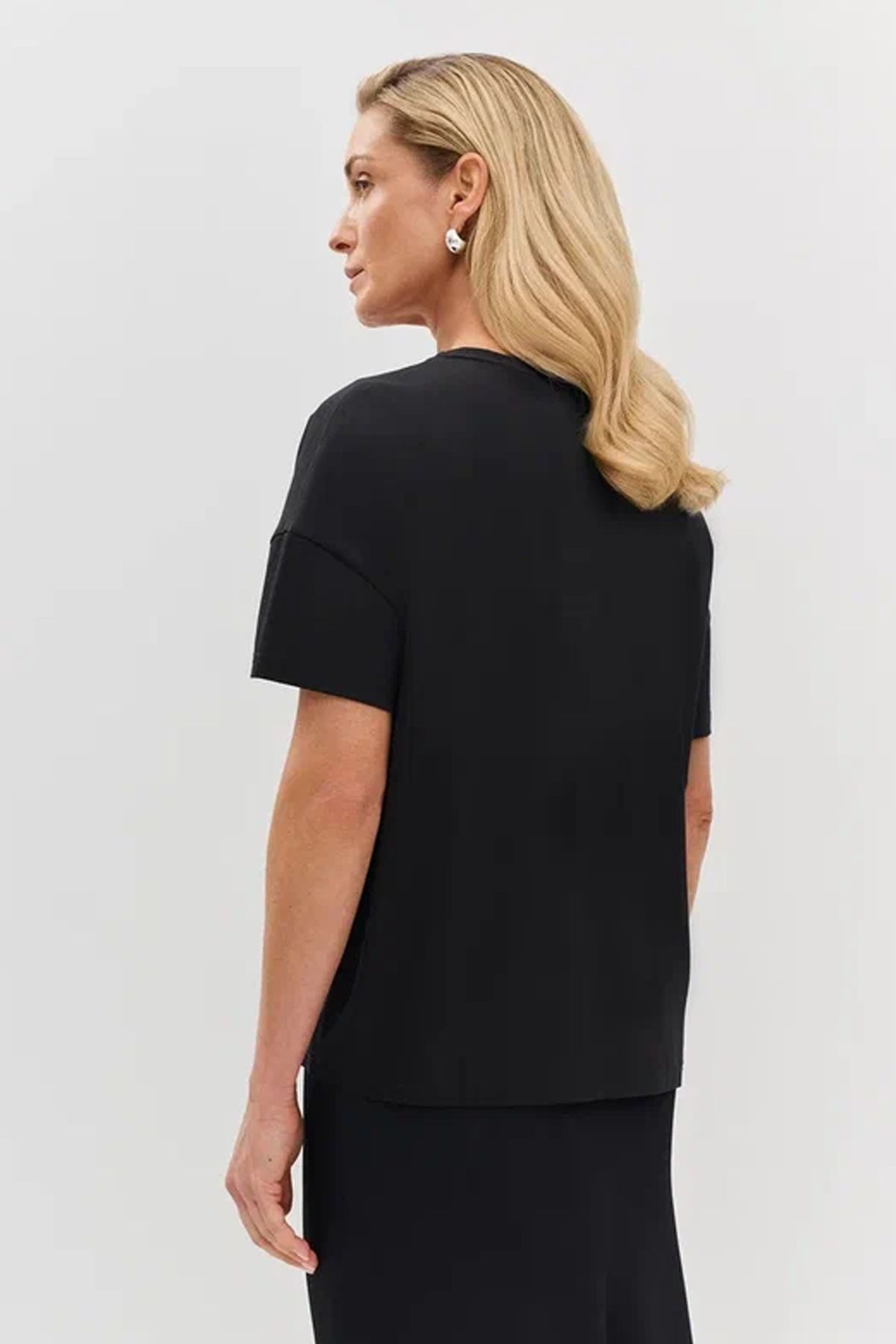 Футболка с объемной аппликацией из страз, 54р