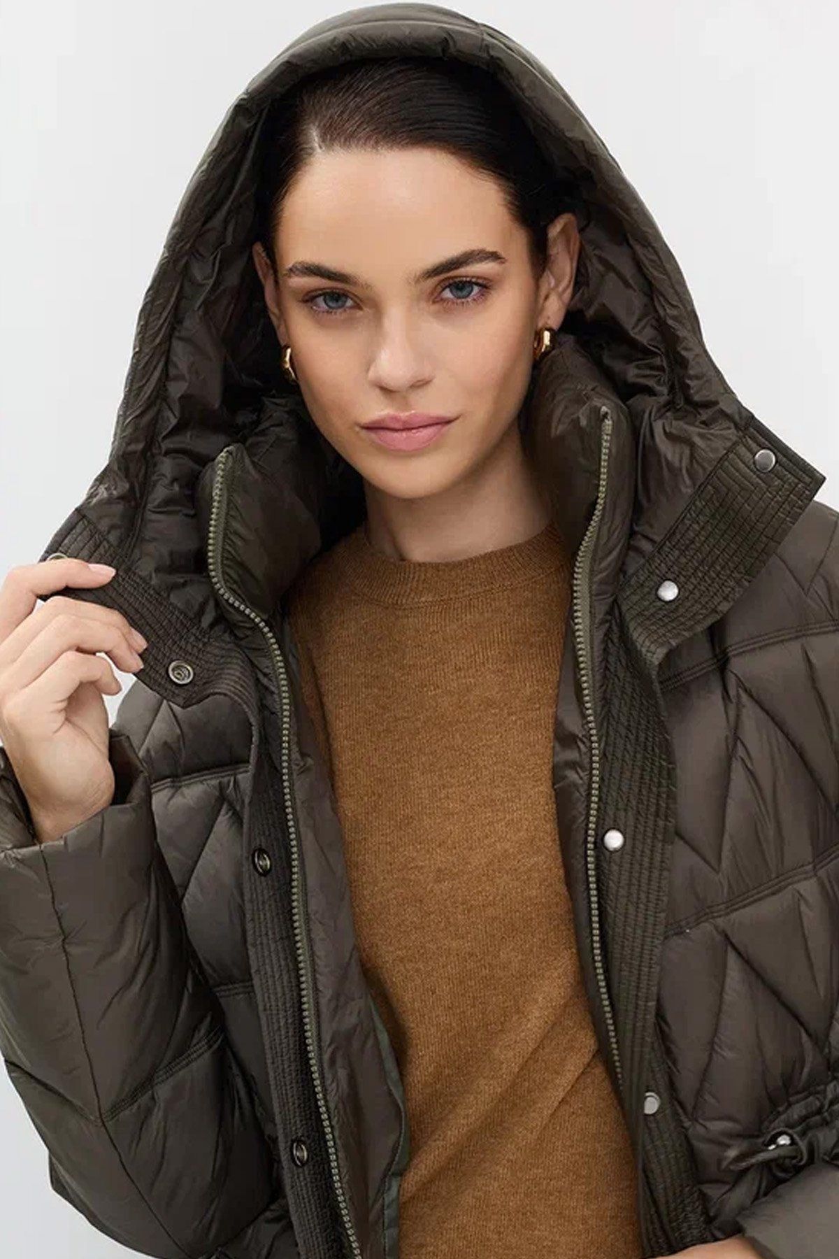 Удлиненное пальто с фигурной стежкой в цвете хаки, 50р