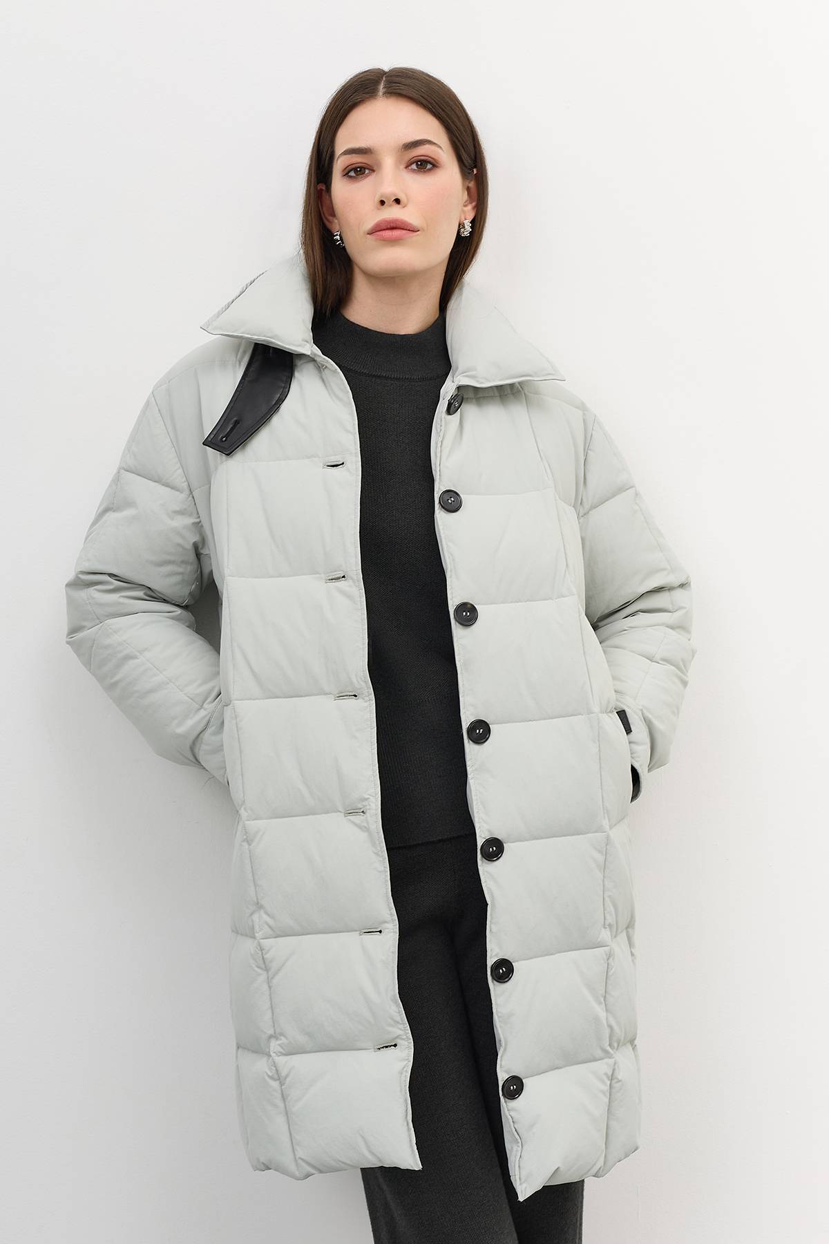 Лимитированная серия стеганое пальто с контрастной фурнитурой с палантином, 40