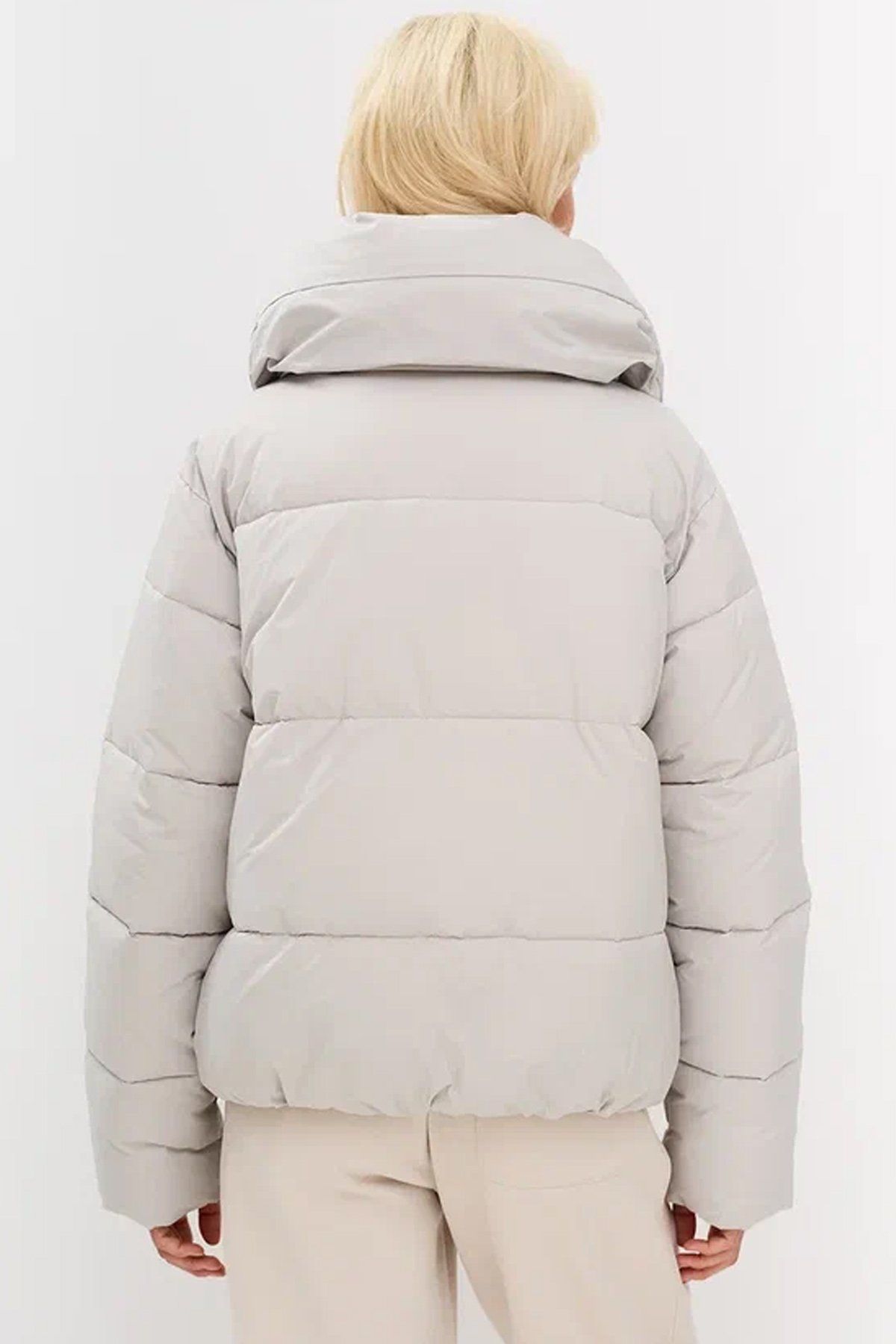 Куртка с объемным воротником в светло-сером цвете, 46р