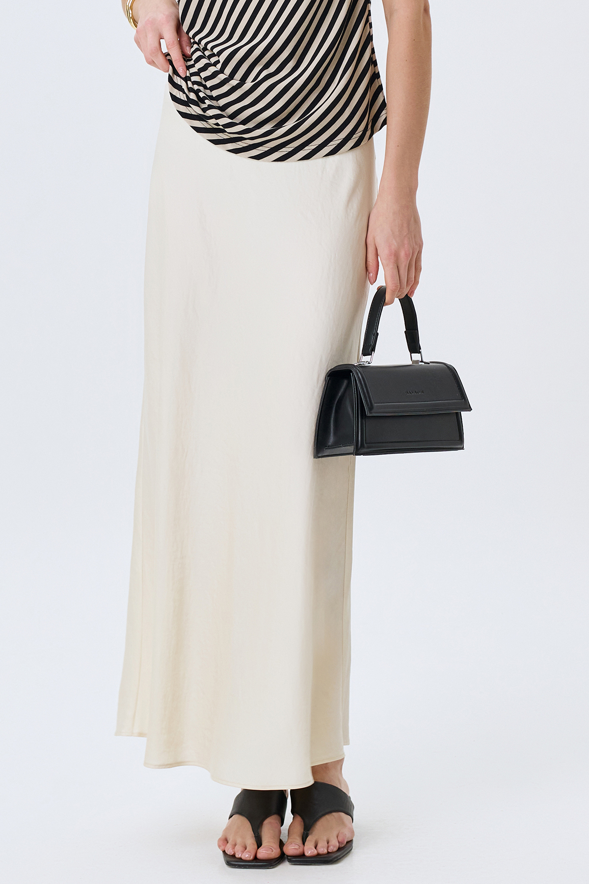 Молочная сатиновая юбка из смесовой вискозы, 44