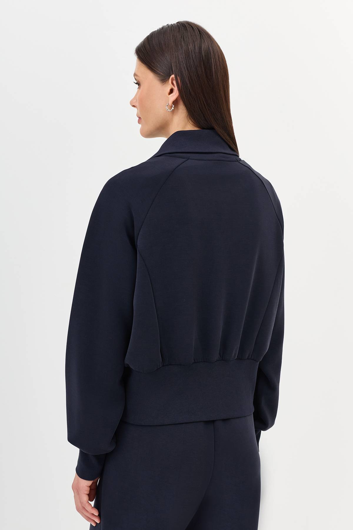 Лимитированная серия бомбер с высоким воротником и палантином, 40