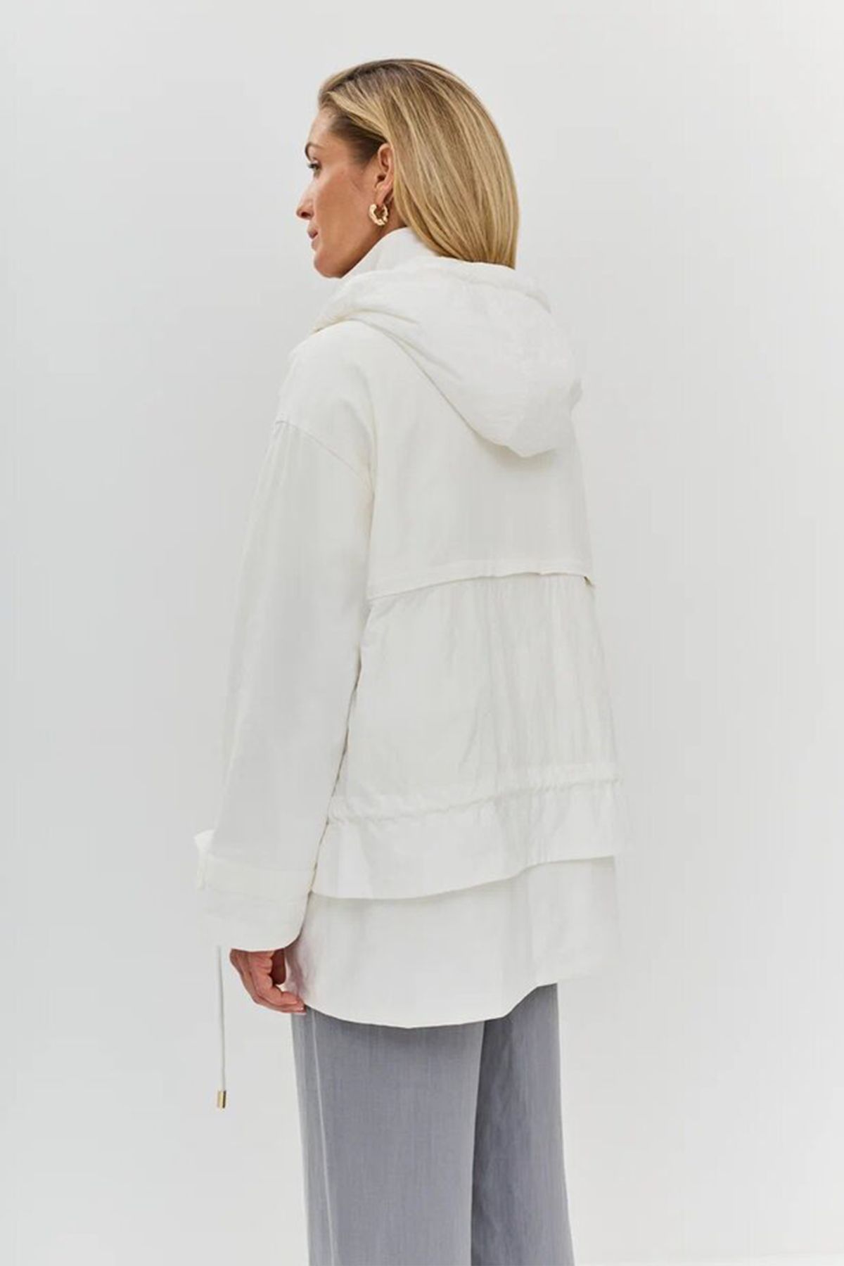 Куртка свободного силуэта с эффектом многослойности, 50р