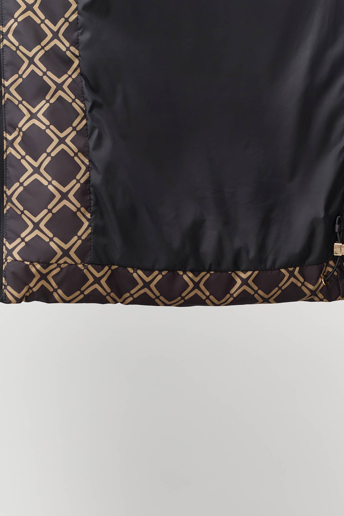 Лимитированная серия куртка с геометрическим принтом и палантин, 52