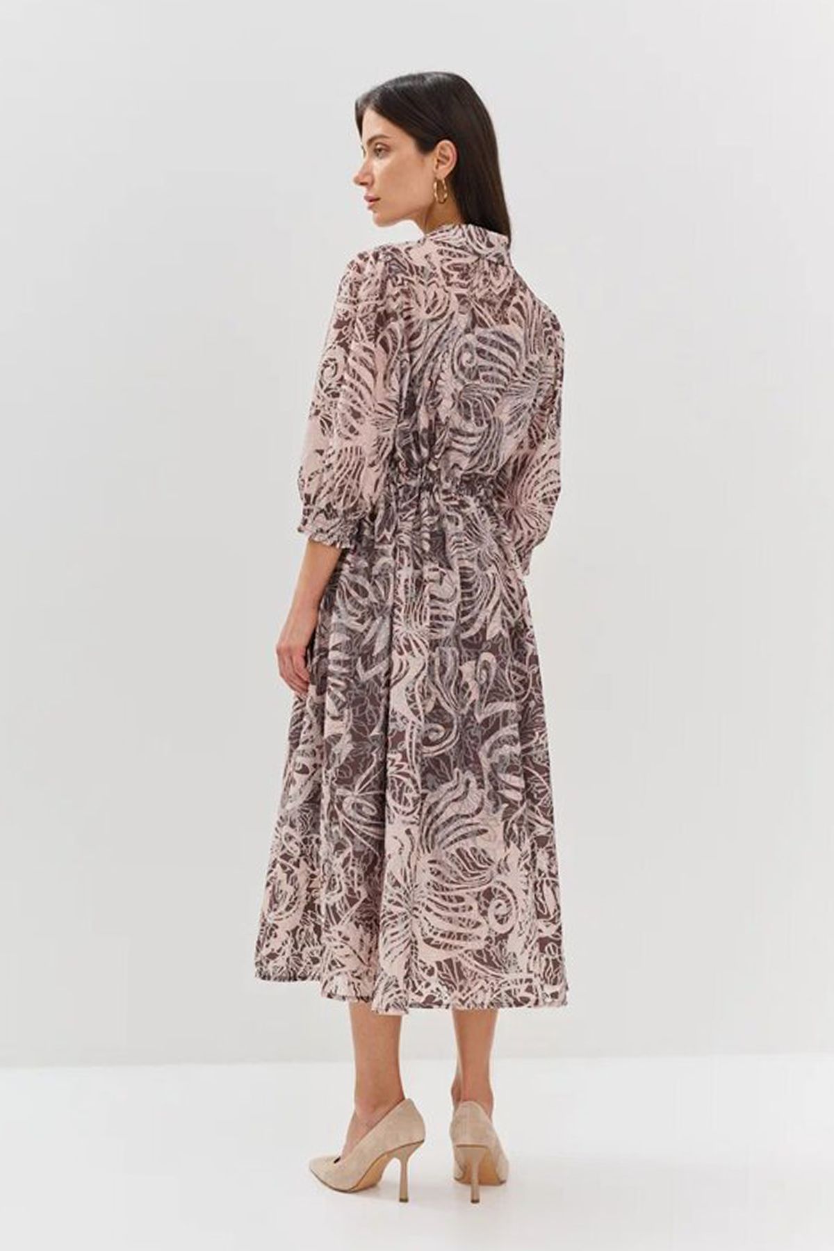 Платье А-силуэта с абстрактным принтом, 48р