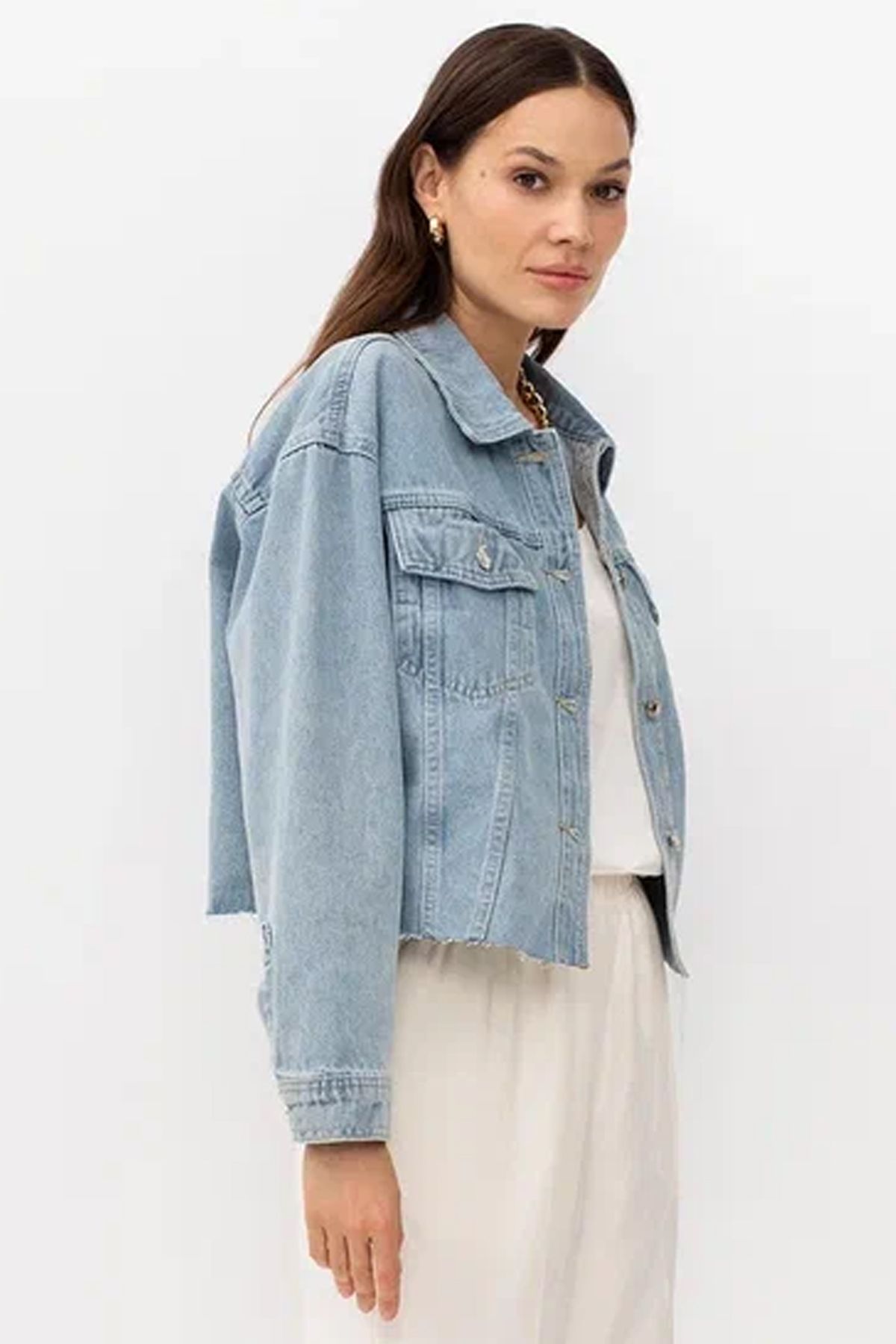 Джинсовый жакет с необработанным нижним краем, 40р