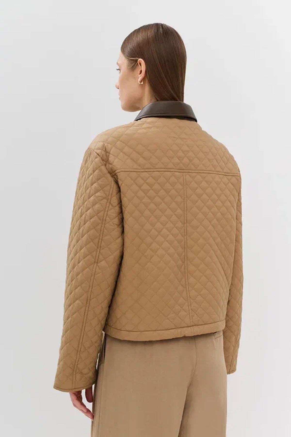 Укороченная куртка в ромбовидную стежку, 52р