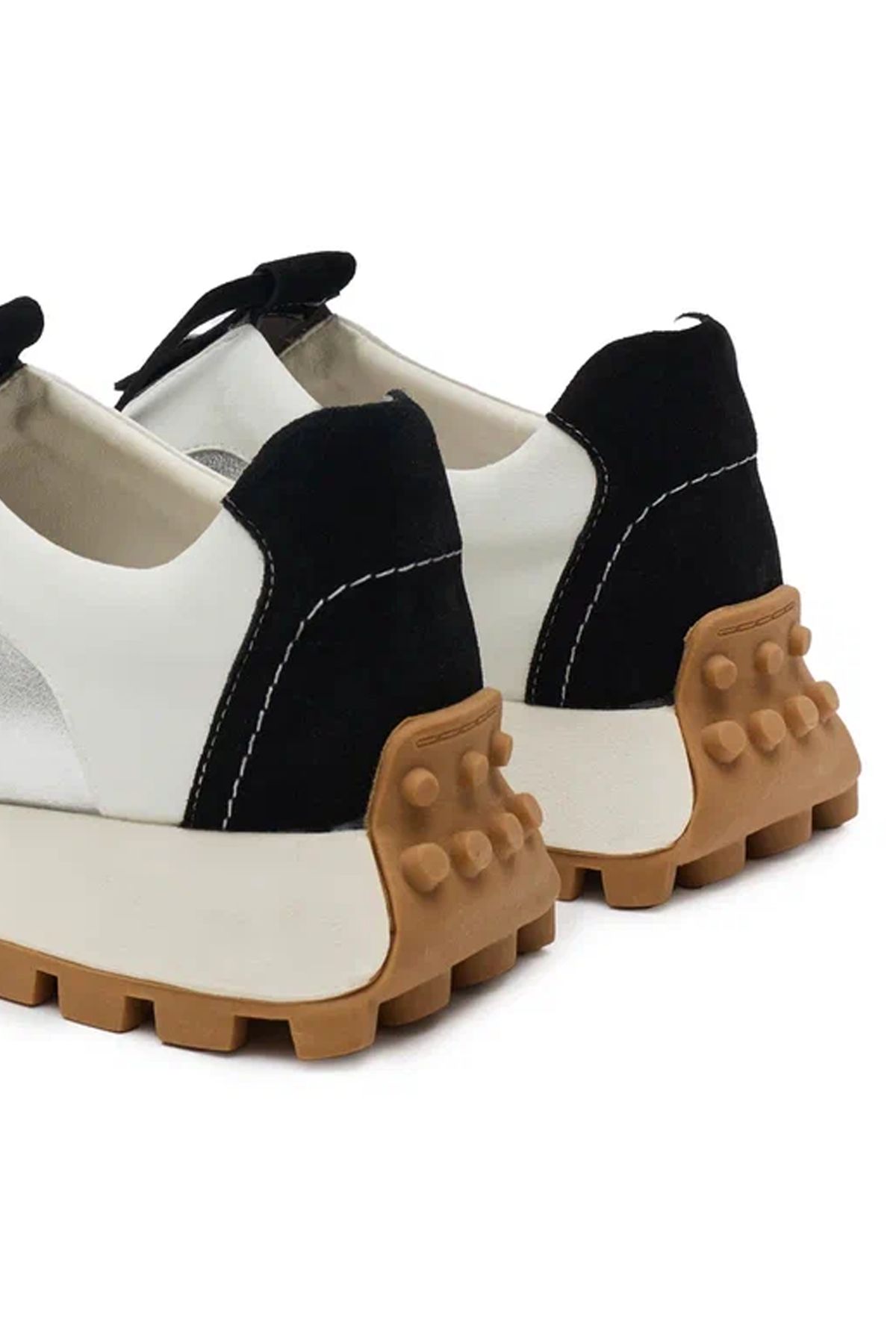 Кроссовки с контрастными деталями из натуральной кожи и мягкой замши, 40р