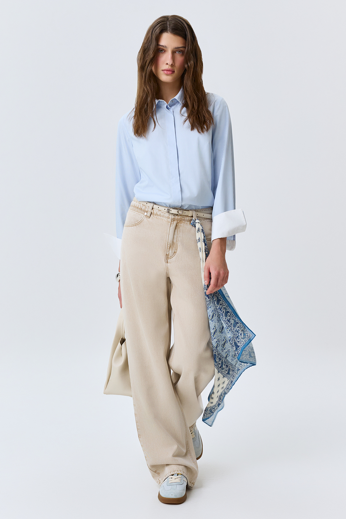 Базовая блузка из бамбукового волокна, 52