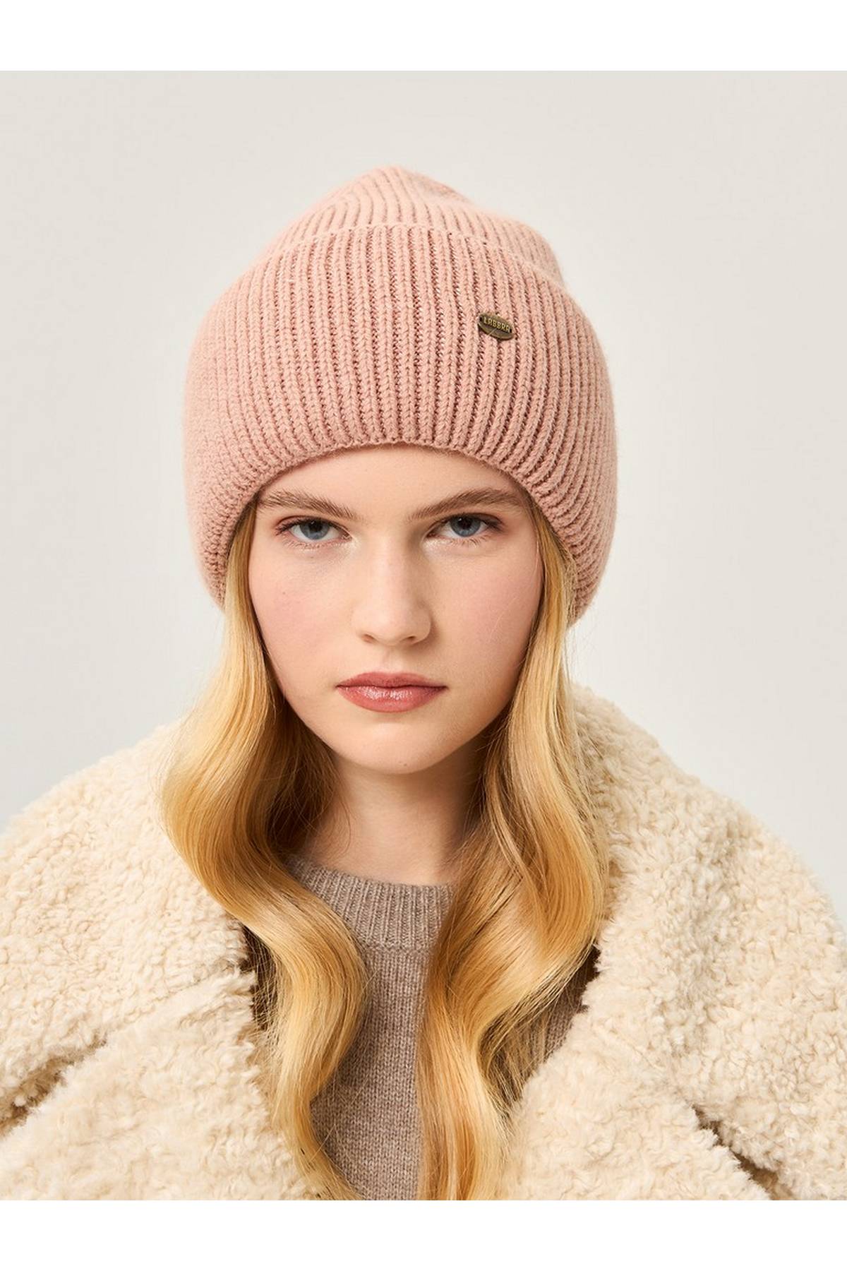 Шапка пыльно-розовая, One