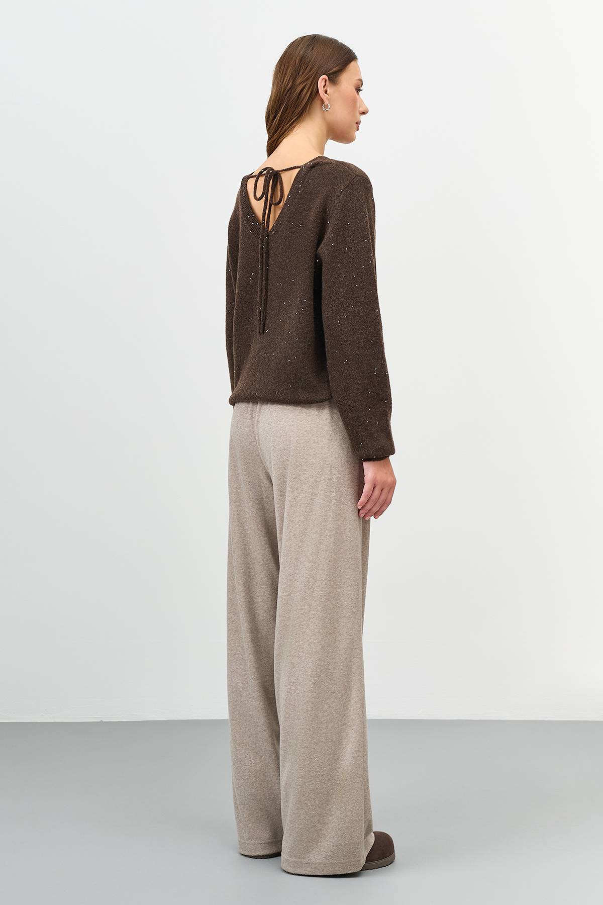 Коричневый джемпер с мерцающим люрексом, 52