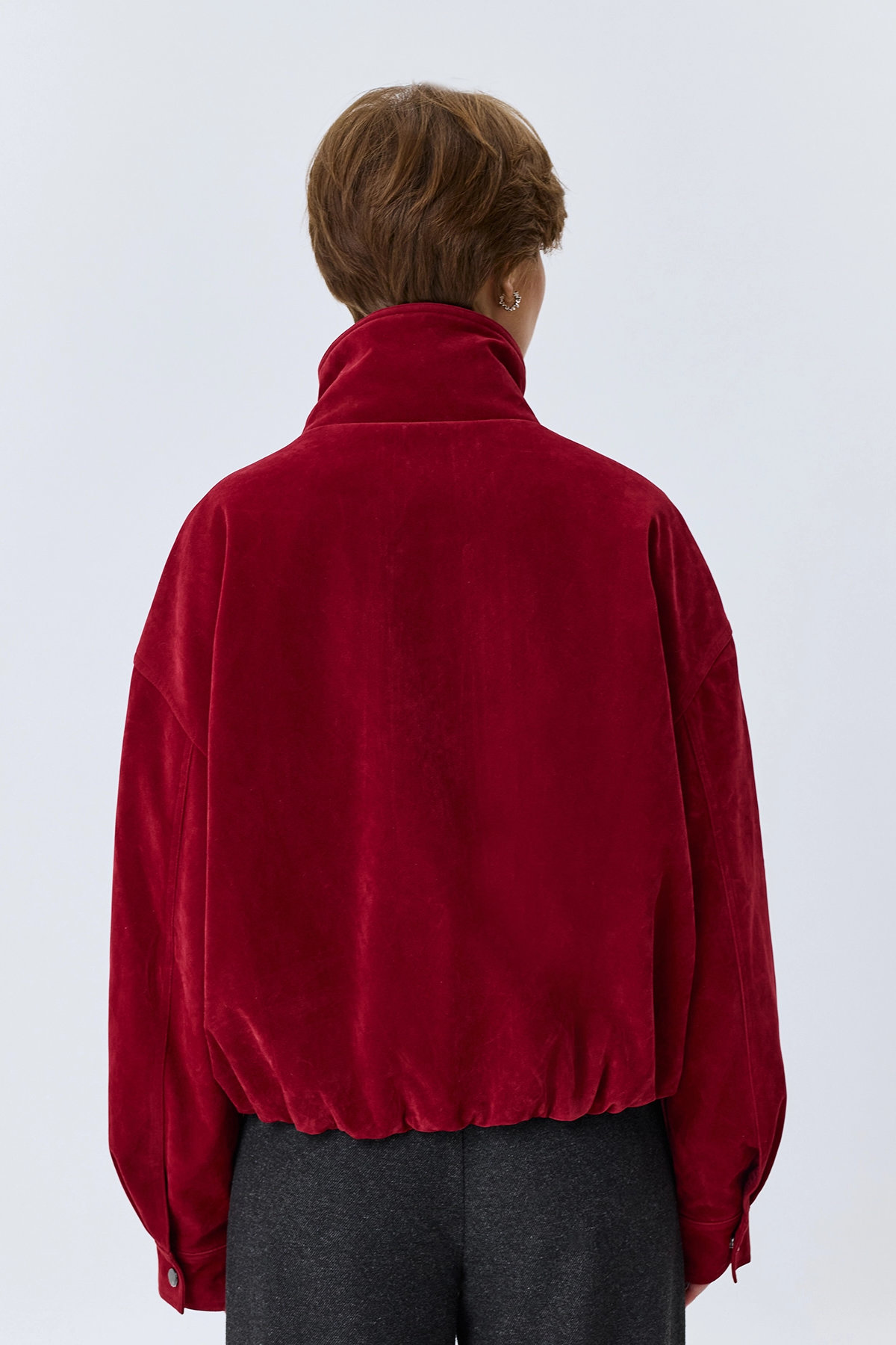 Oversize бомбер из искусственной замши, темно-красный, 50