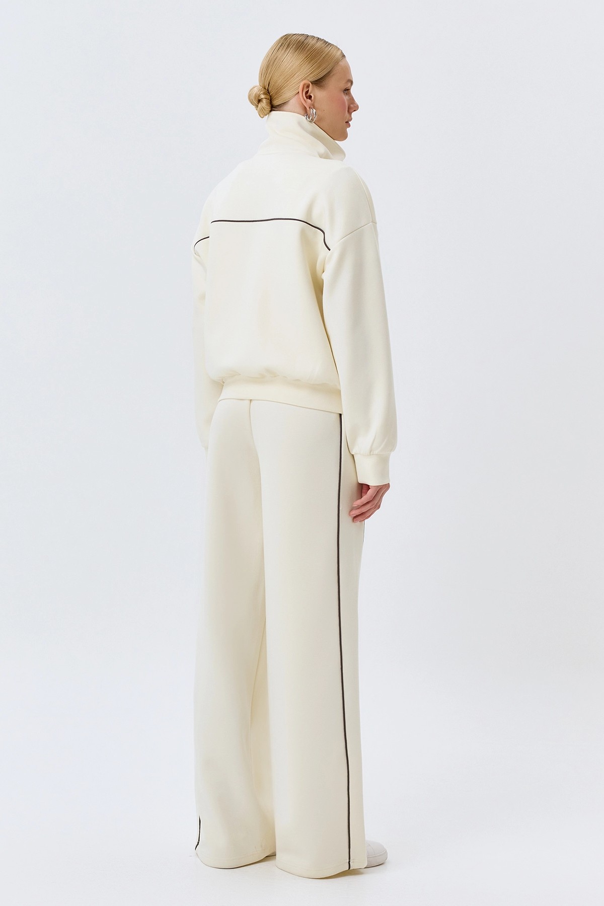 Трикотажные брюки с контрастными кантами, 42