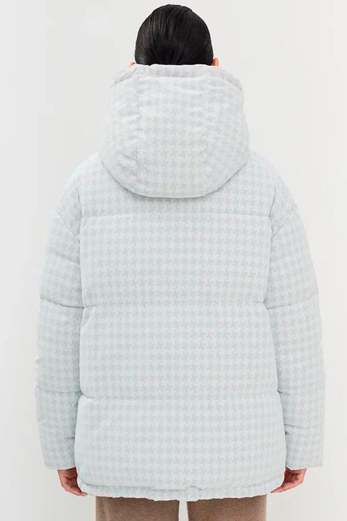 Объемная куртка с принтом гусиная лапка, 50р