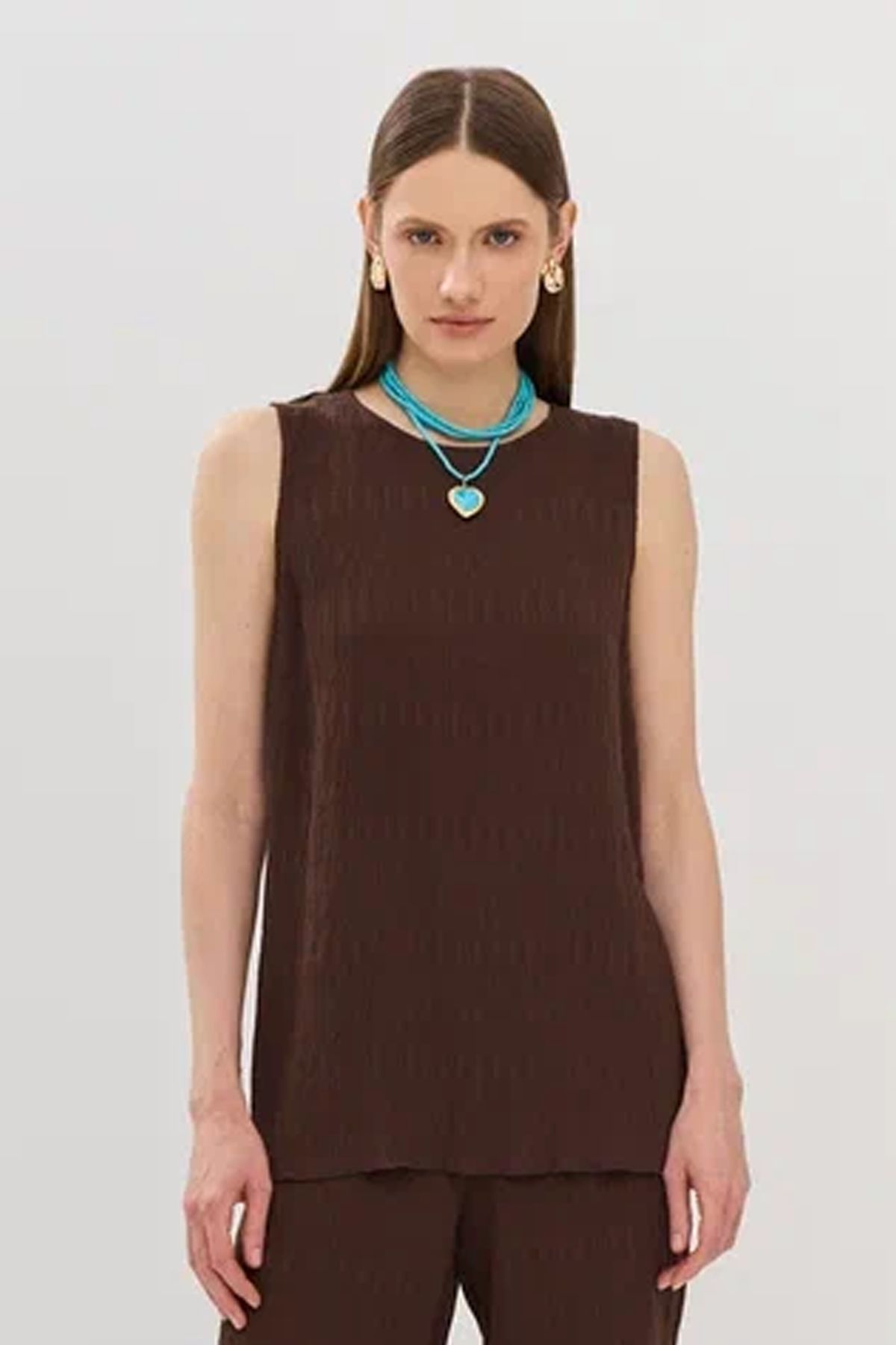 Удлиненный топ из вискозы без рукавов, 40р