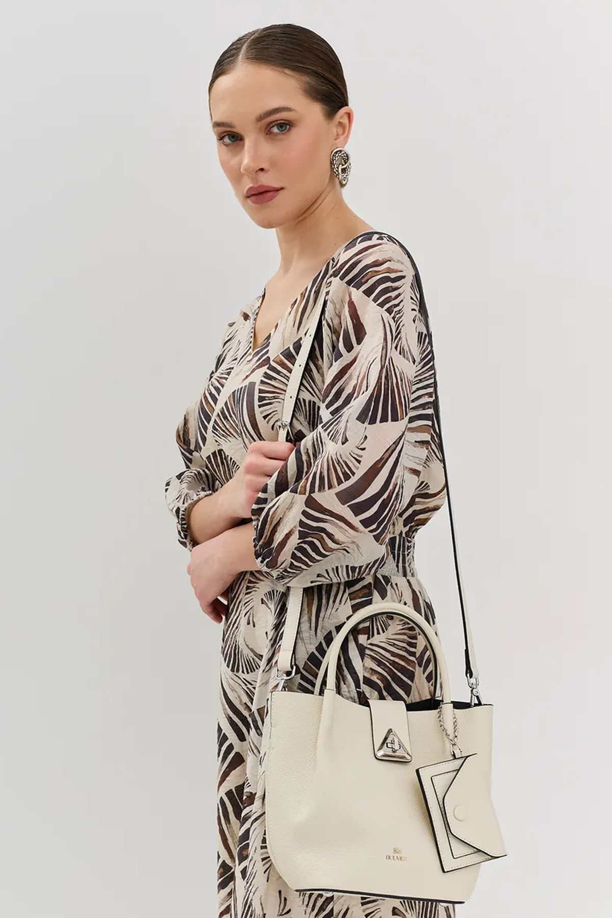 Сумка из фактурной натуральной кожи с кошельком в комплекте, One