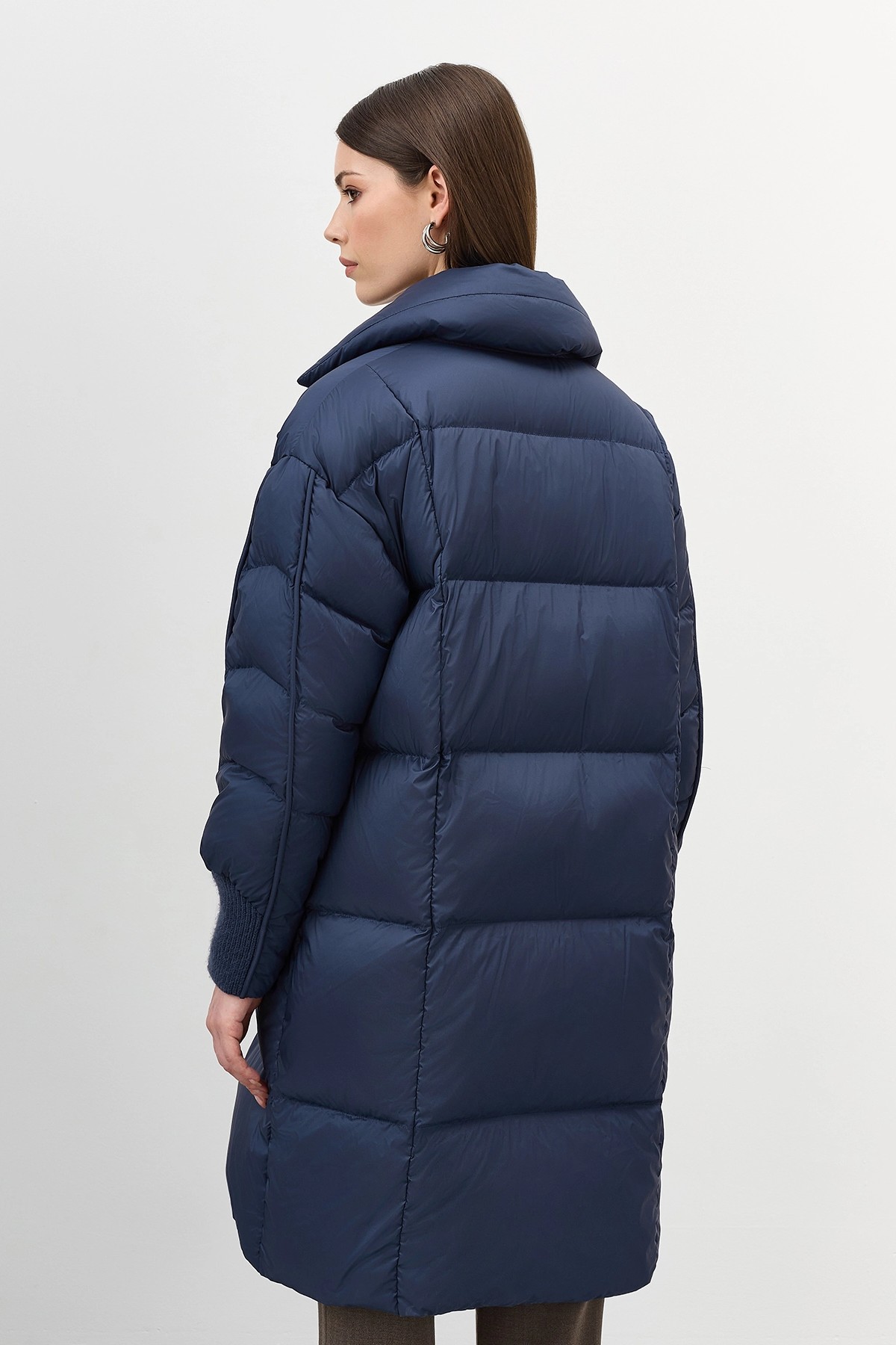 Пуховик на запах с трикотажной манишкой, 42