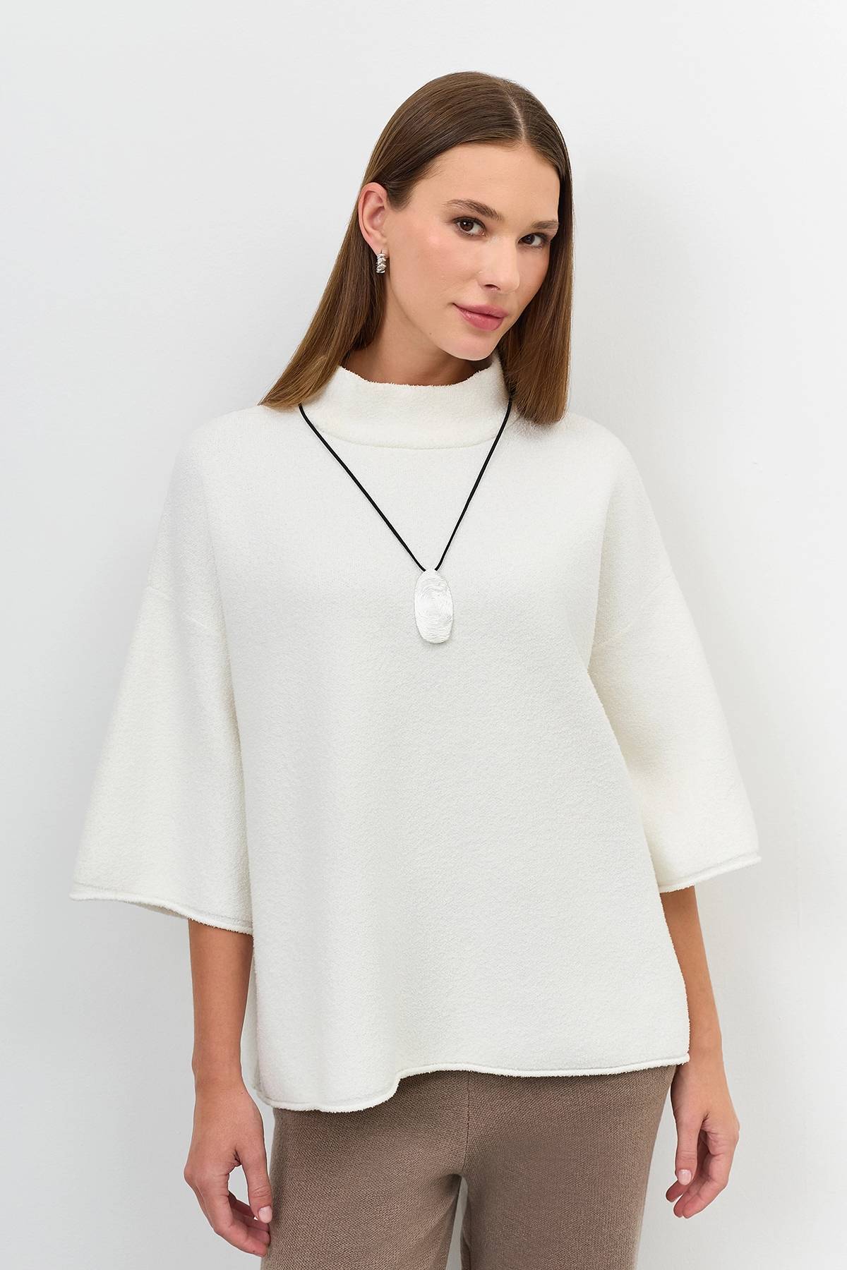 Лимитированная серия джемпер с лиловым палантином, 40