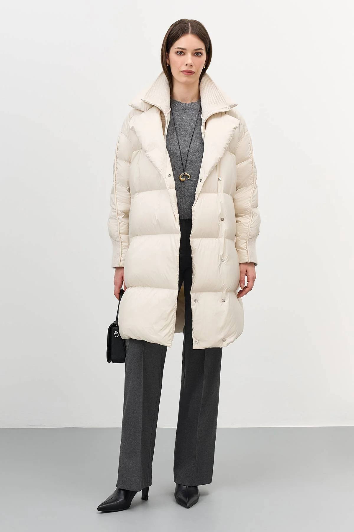 Пуховик на запах с трикотажной манишкой, 50