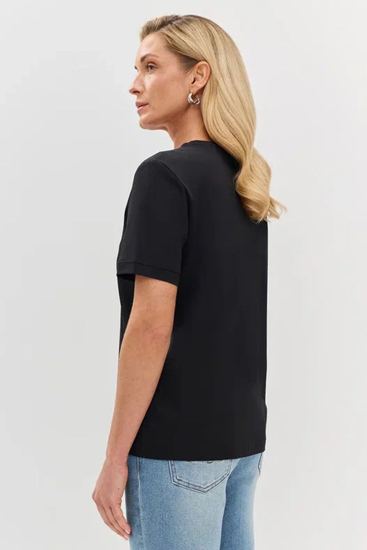 Базовая футболка из мерсеризованного хлопка в черном цвете, 52р