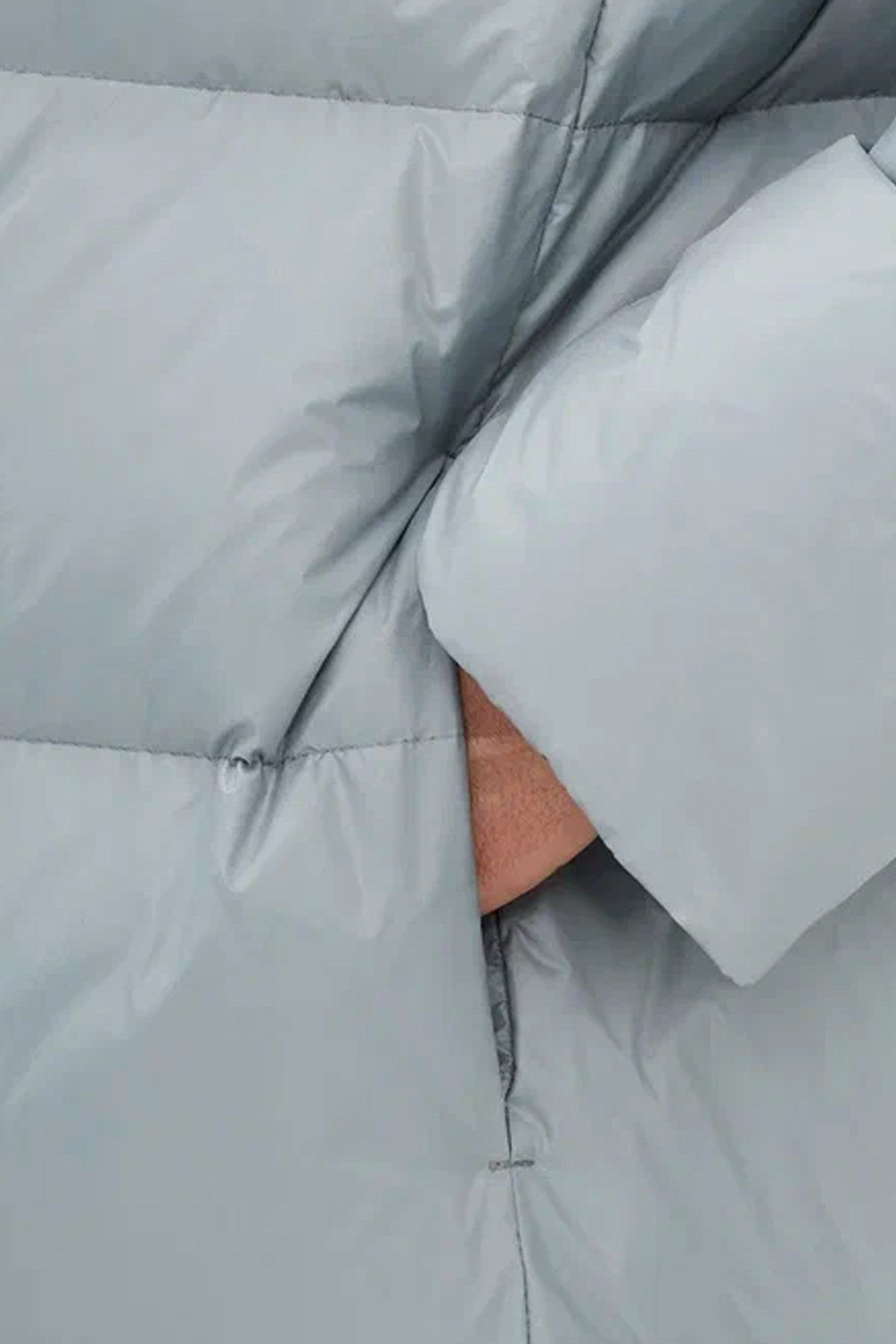Пуховое пальто с контрастными деталями, 48р