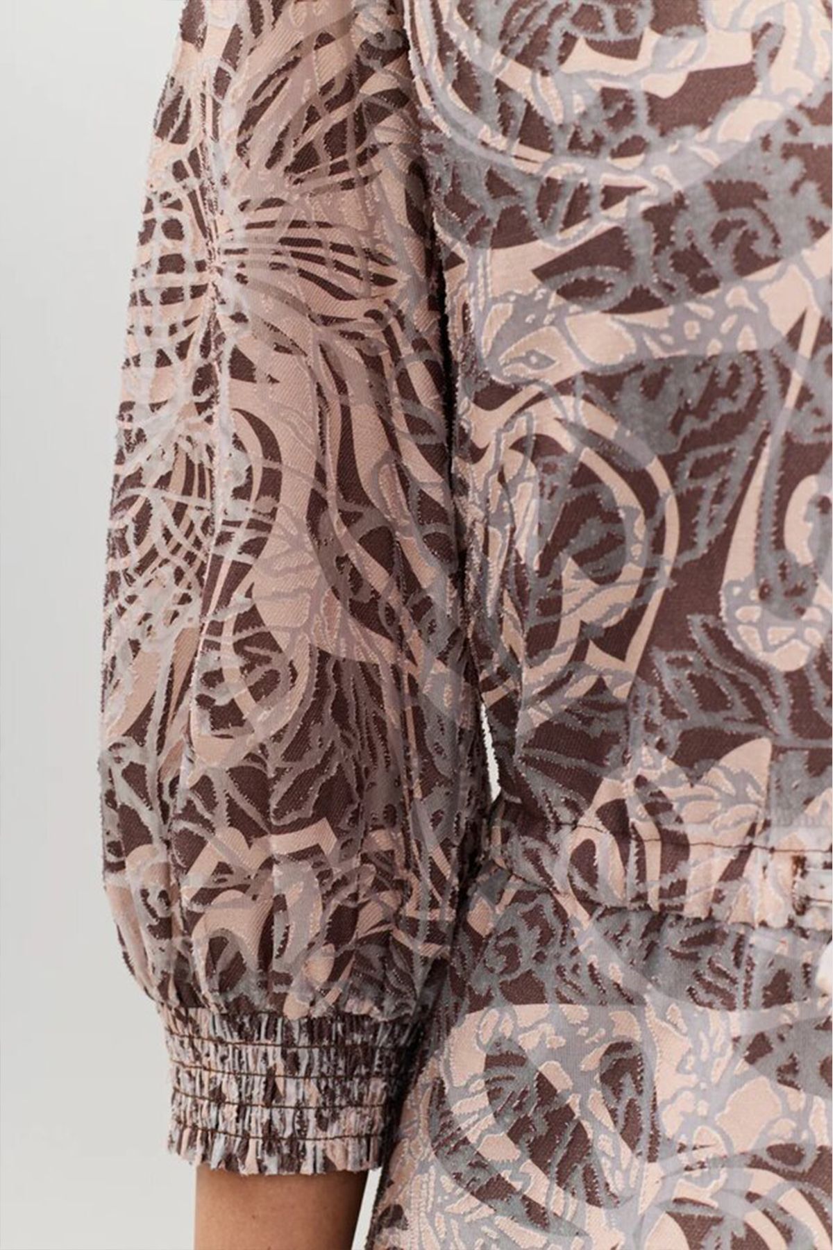 Платье А-силуэта с абстрактным принтом, 44р