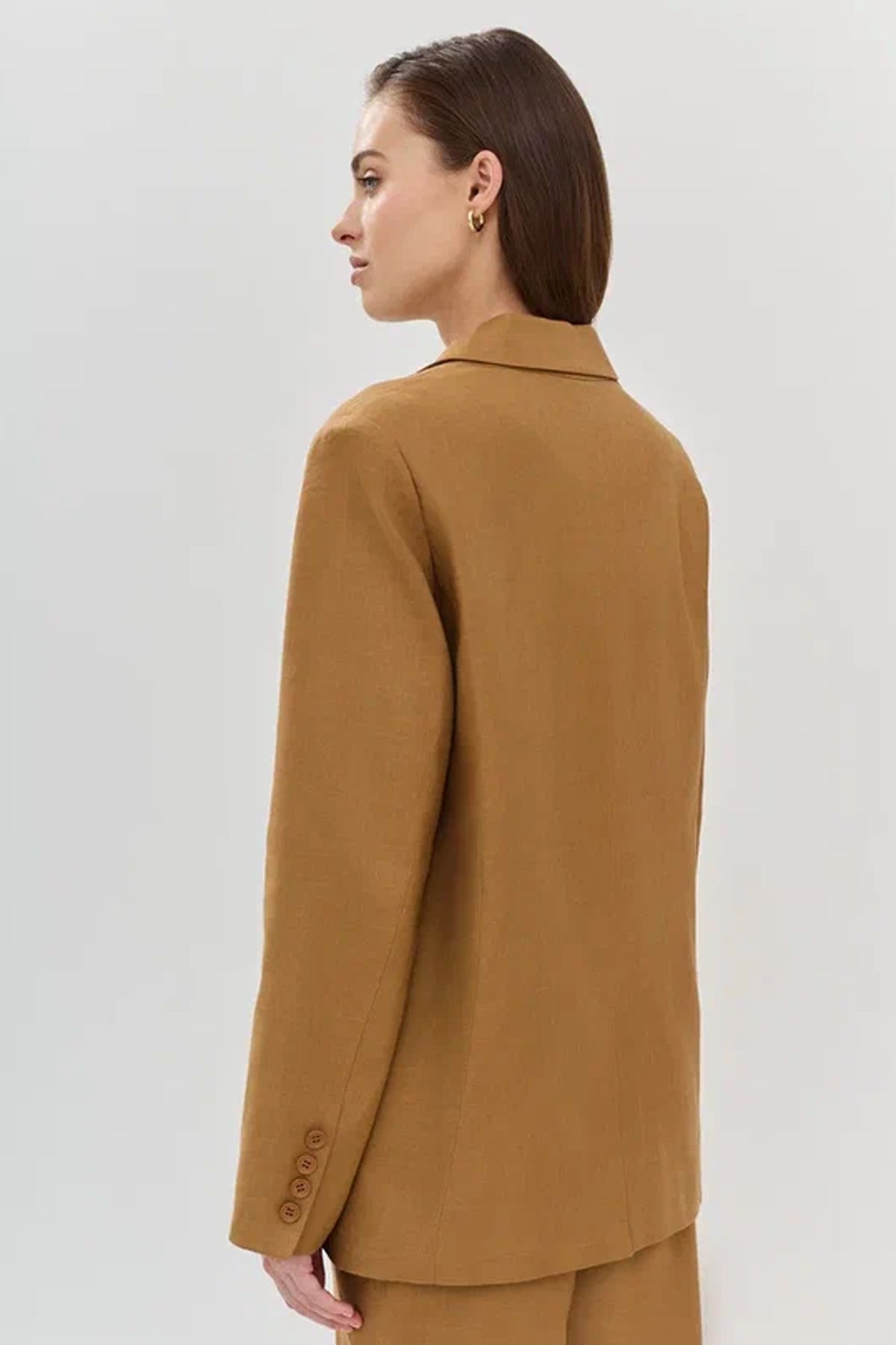 Однобортный жакет коричневого цвета с лацканами, 48р