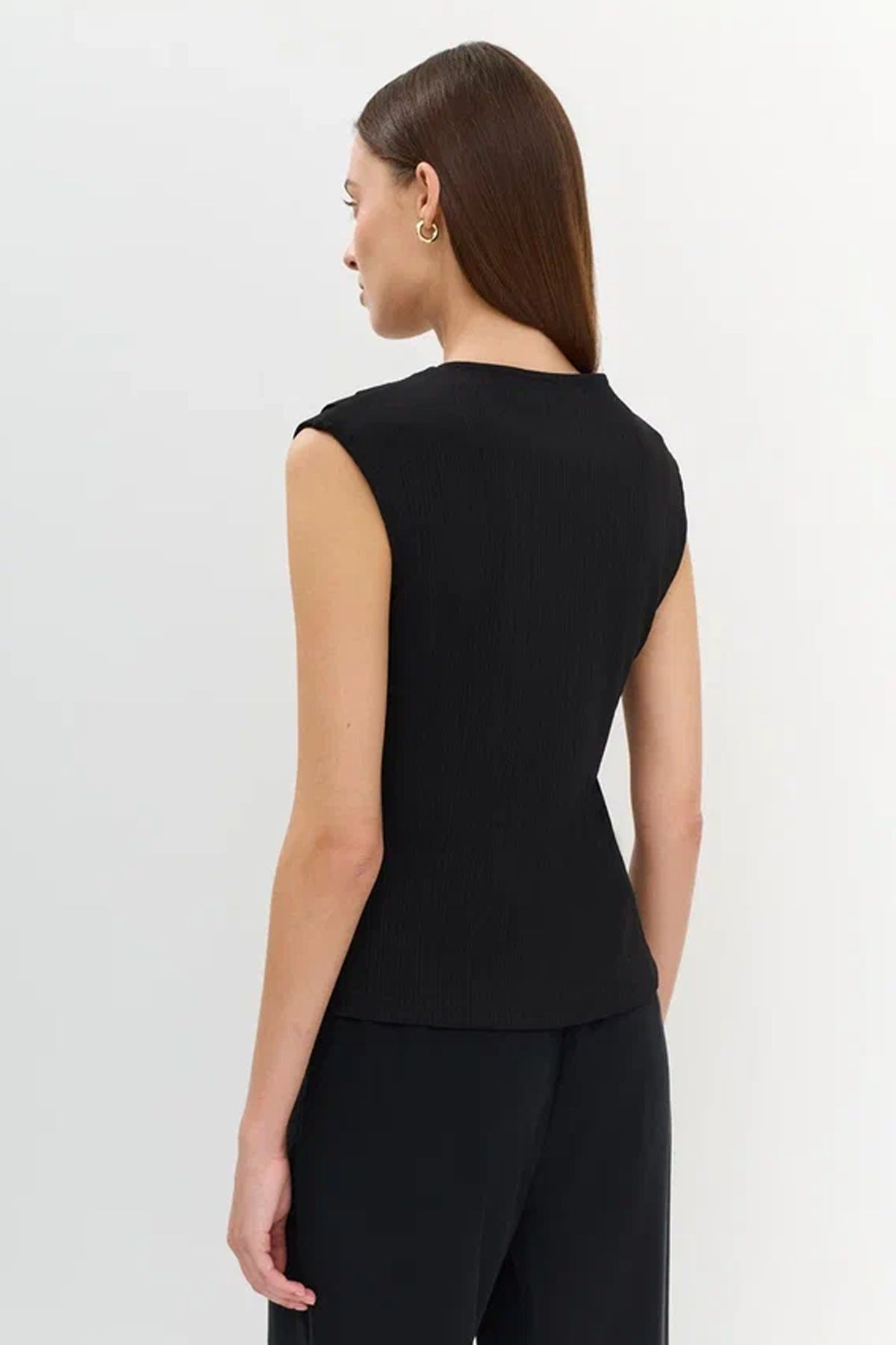 Топ без рукавов с вырезом горловины "лодочка", 52р