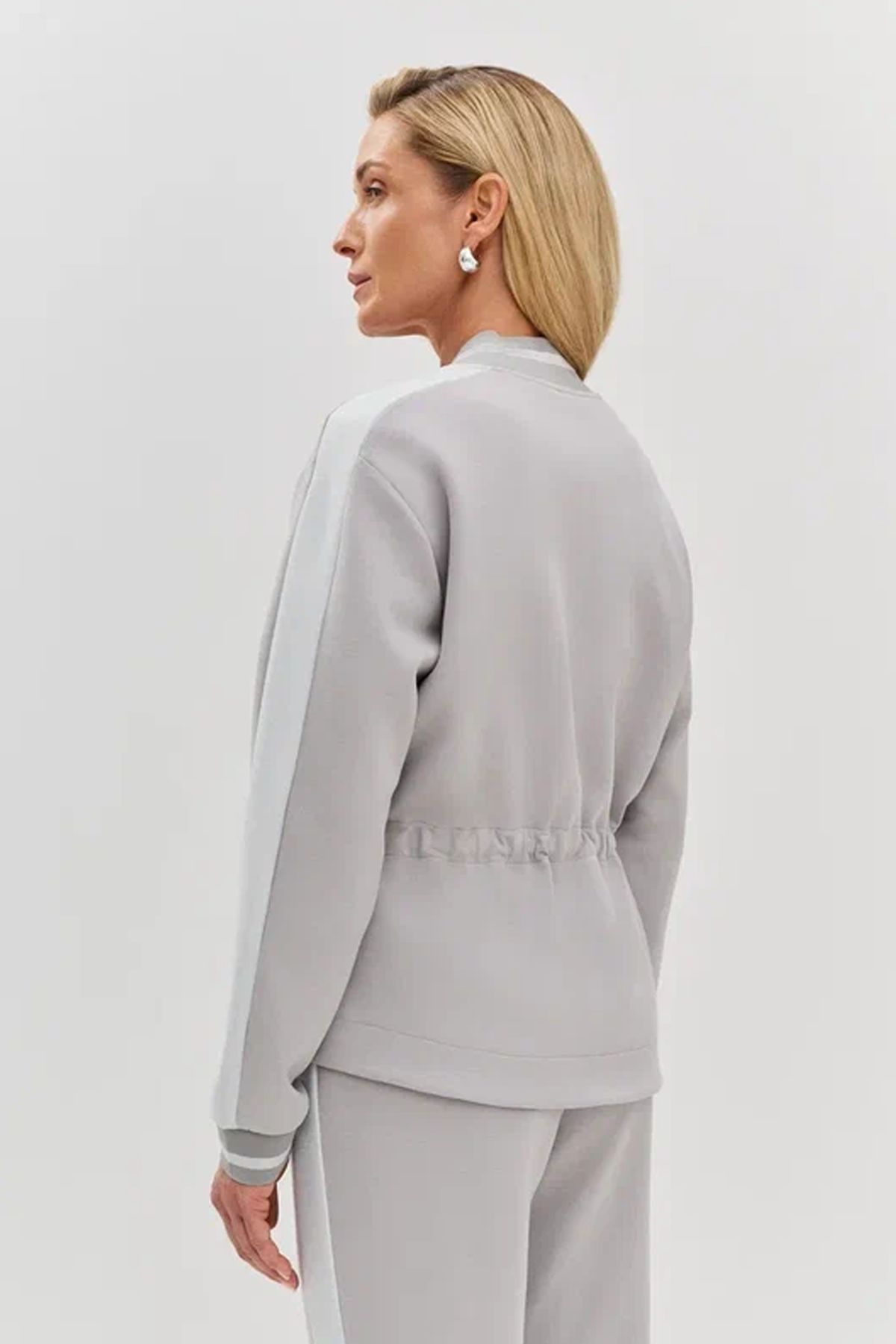 Жакет-бомбер с кулисой на талии, 52р