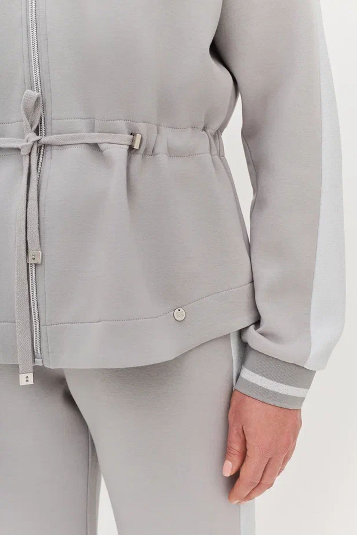 Жакет-бомбер с кулисой на талии, 52р