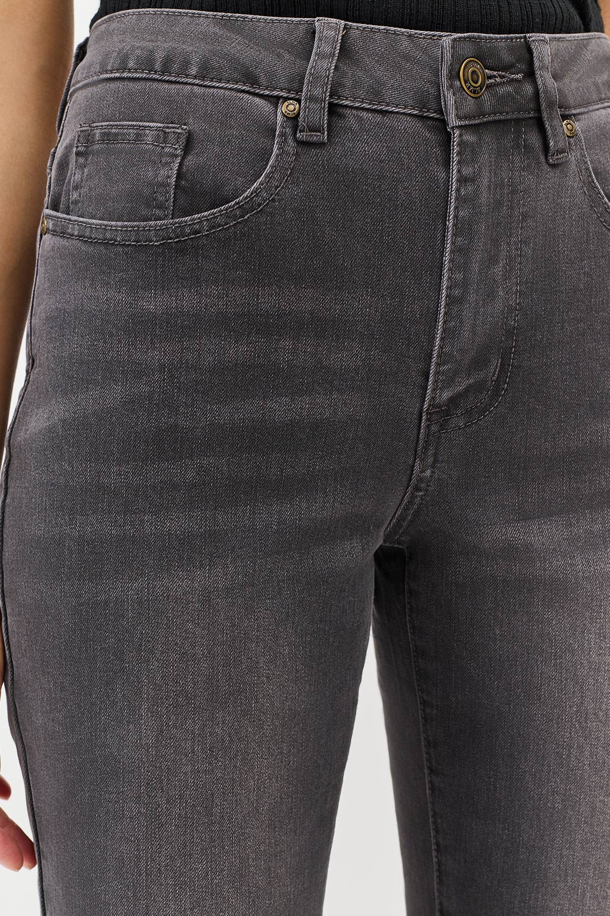 Графитовые джинсы с деликатной варкой, 36
