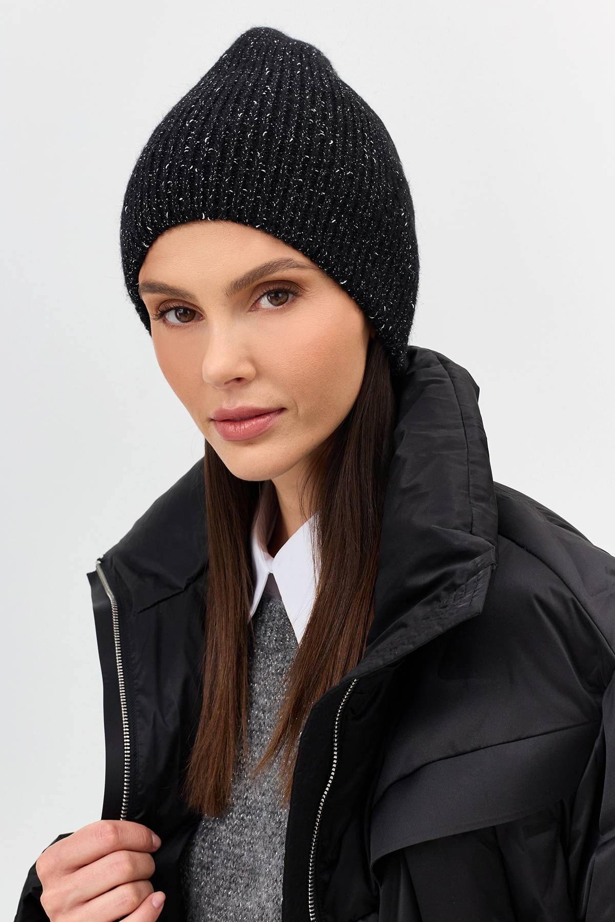 Шапка в мелкий рубчик с люрексом, One